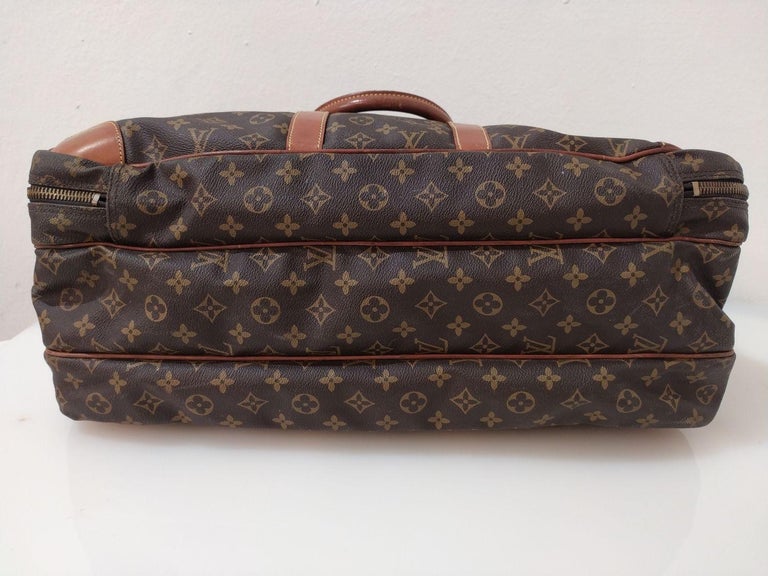 Louis Vuitton Vintage Travel Bag For Sale 1