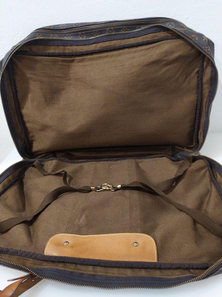 Louis Vuitton Vintage Travel Bag For Sale 2