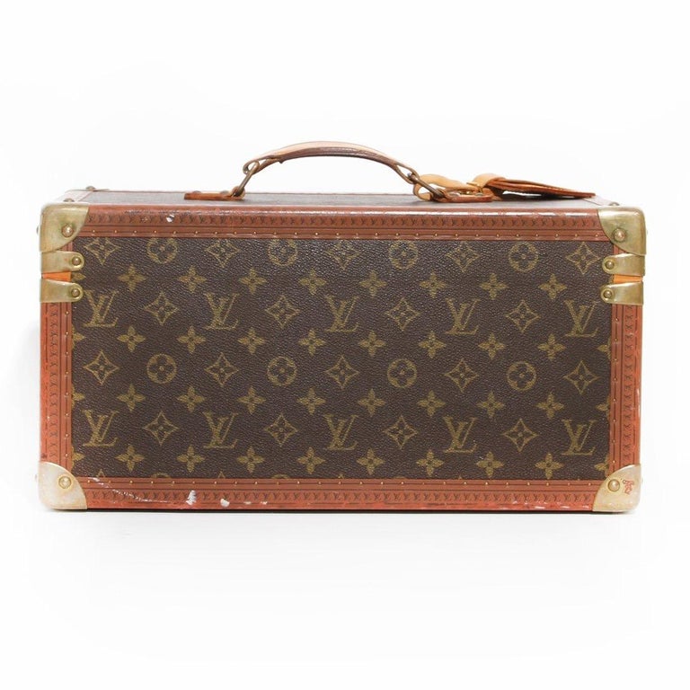 Vanity case Louis Vuitton Leather ref.104240 - Joli Closet