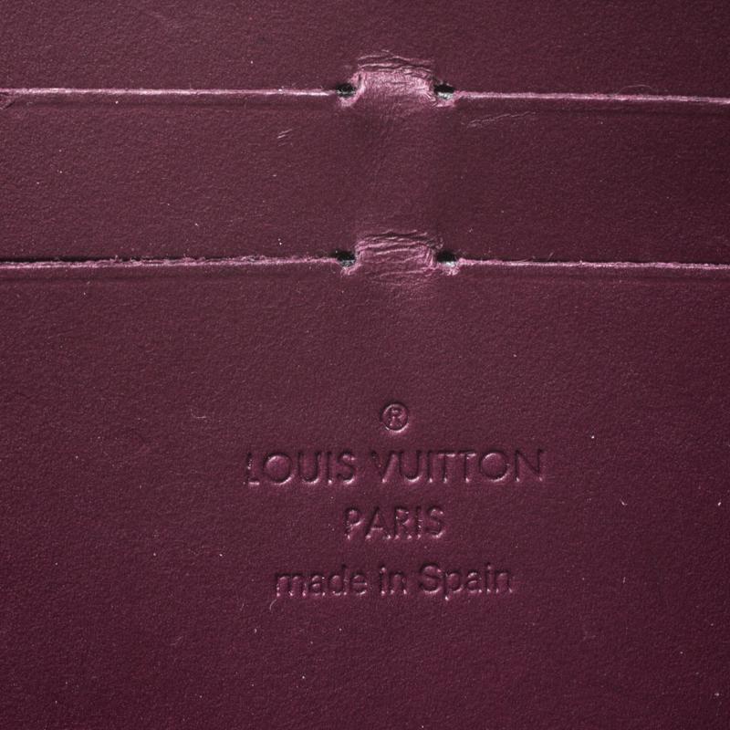 Louis Vuitton Violette Monogram Vernis Zippy Wallet In Good Condition In Dubai, Al Qouz 2