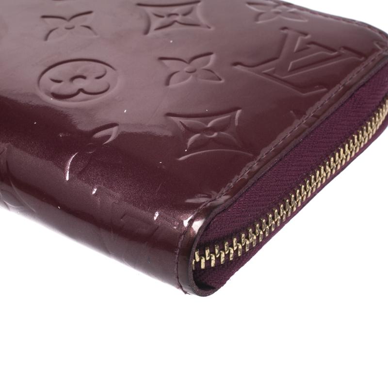 Women's Louis Vuitton Violette Monogram Vernis Zippy Wallet