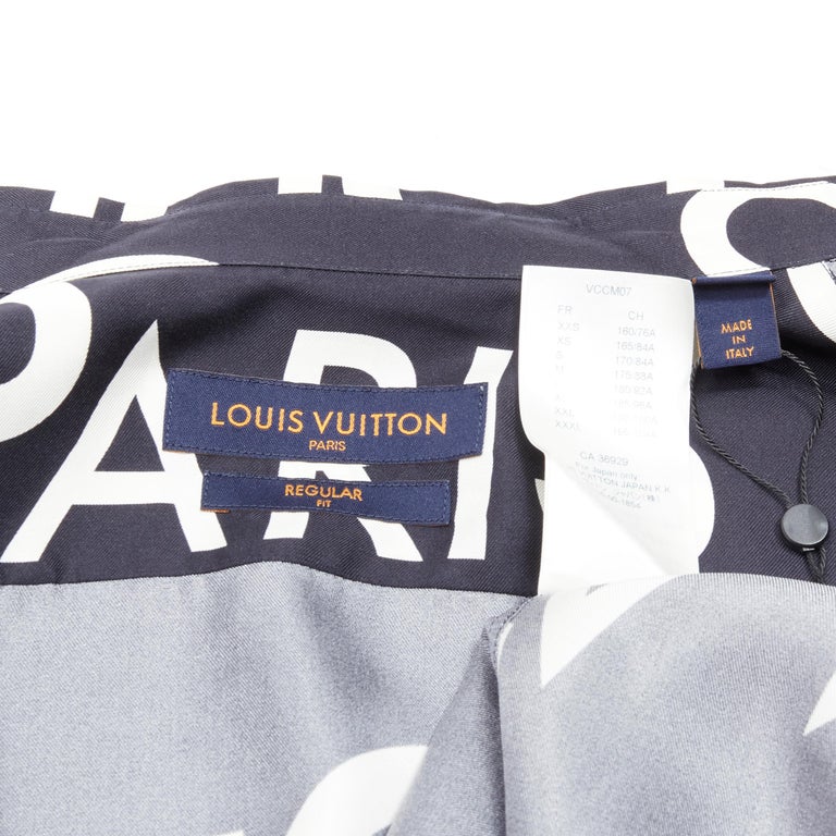 LOUIS VUITTON VIRGIL ABLOH Camisa con logotipo tipografía 100% seda blanco  marino L en venta en 1stDibs