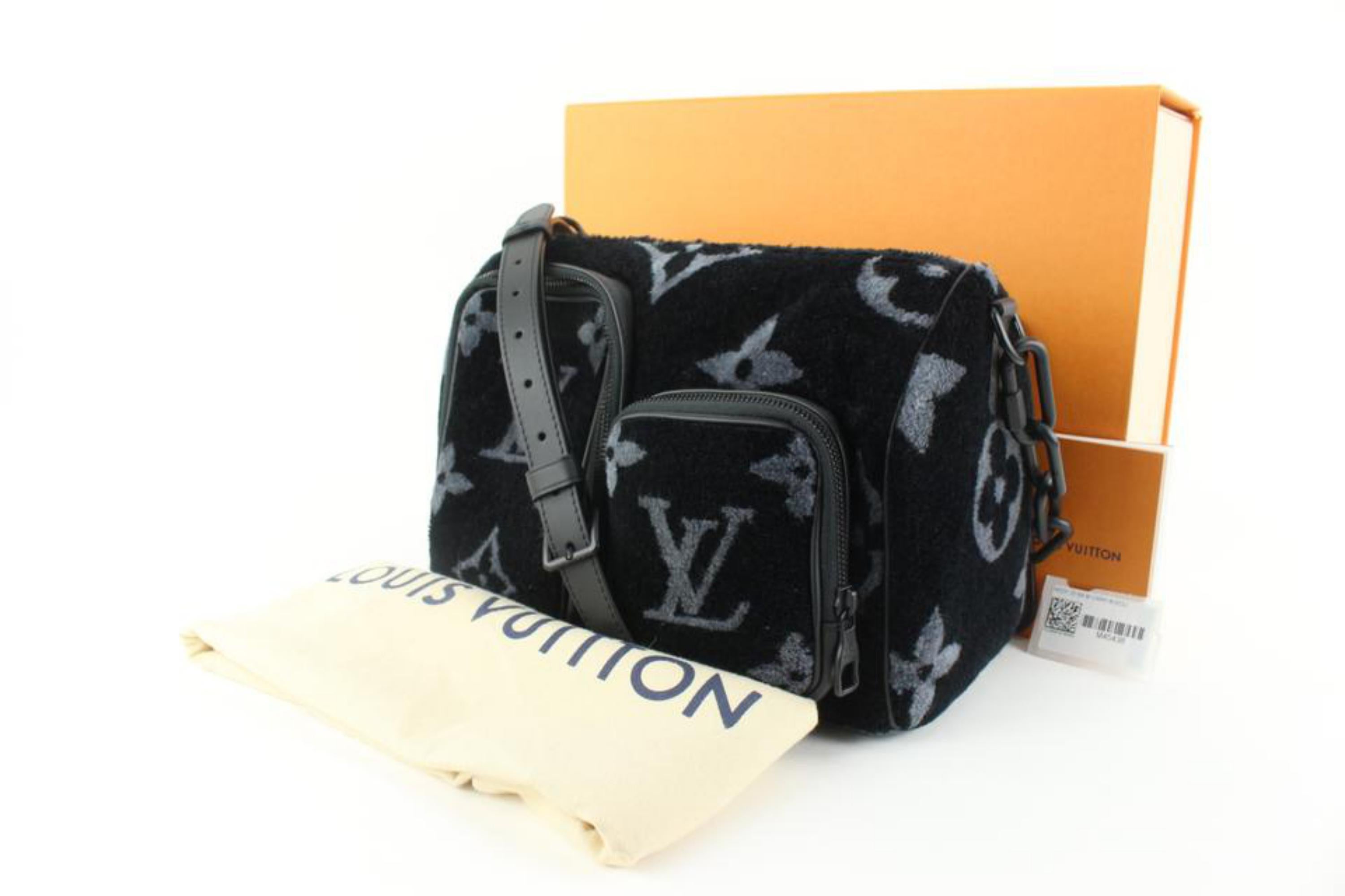 Louis Vuitton Virgil Abloh 21FW Black Monogram Tuffetage Speedy 1231lv18 For Sale 5