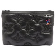 Louis Vuitton Virgil Abloh Schwarzer gesteppter Leder-Puffer A4 Pochette-Taschenbeutel 1lv917