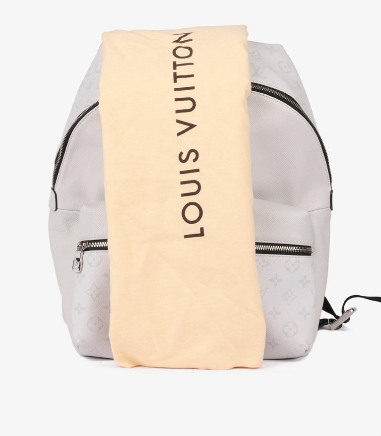 louis vuitton backpack white Sperone Damier Azur Luxe.It.Fwd while scaled Louis Vuitton Virgil Abloh Discovery