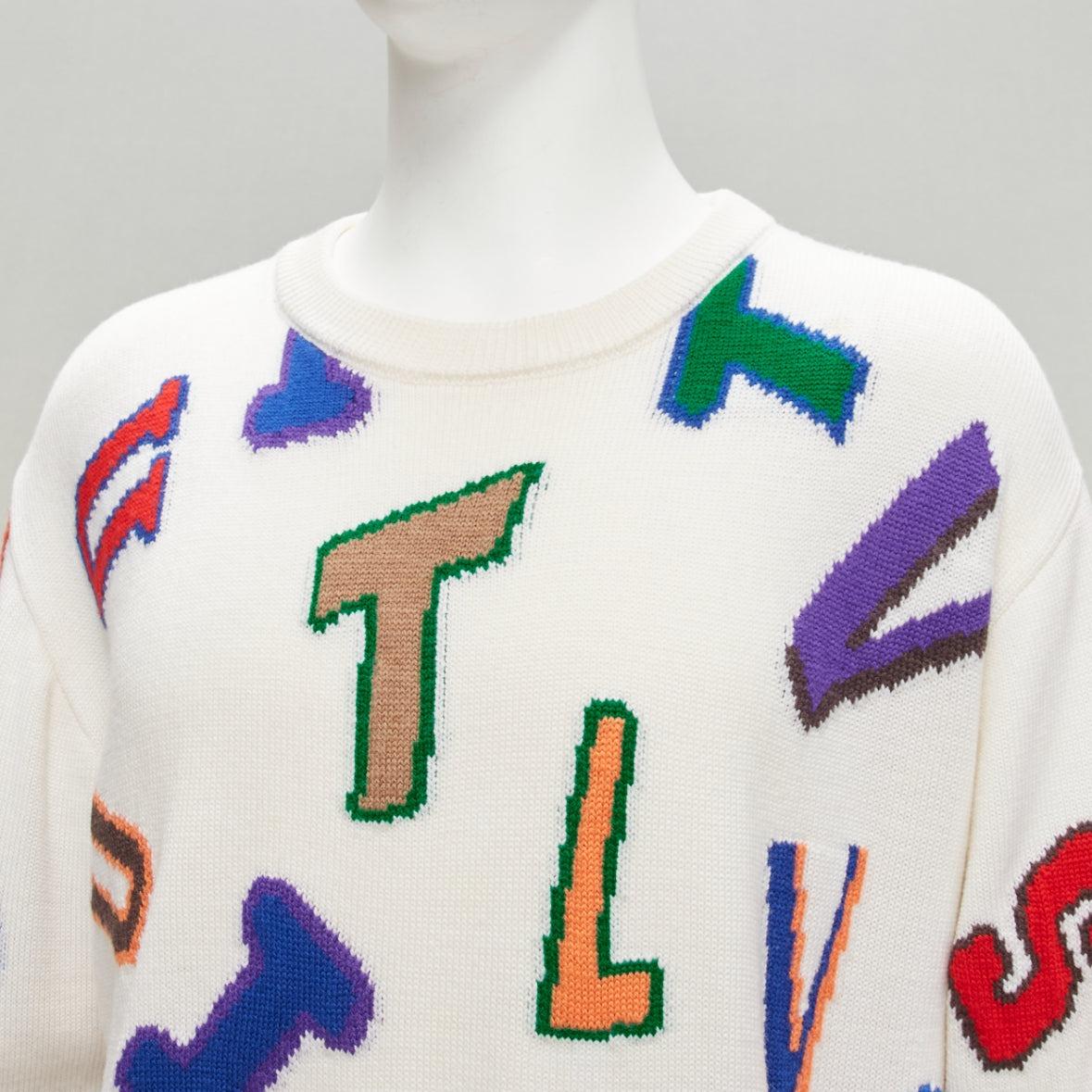 LOUIS VUITTON Virgil Abloh NBA 2021 white logo letters wool sweater XL
Reference: TGAS/D00867
Brand: Louis Vuitton
Designer: Virgil Abloh
Collection: NBA AW2021
Material: Wool
Color: White, Multicolour
Pattern: Graffiti
Closure: Pullover
Extra