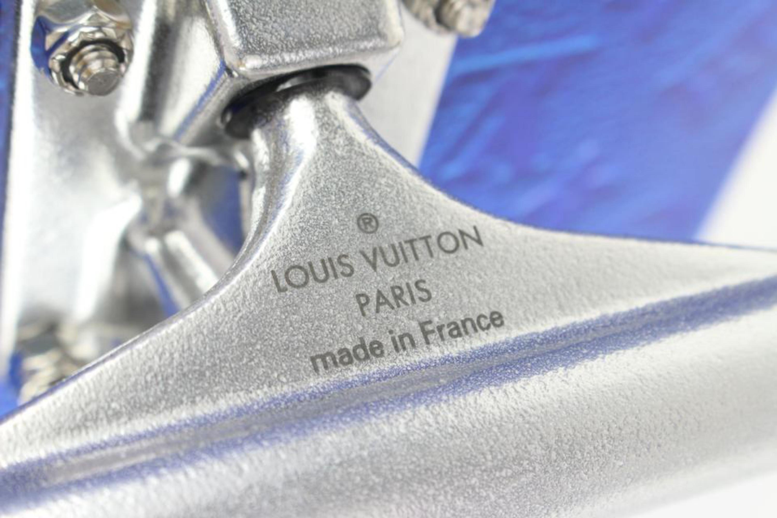 Louis Vuitton Virgil Abloh Neon LV Monogramm Skateboard 118lv26
Datum Code/Seriennummer: GI0740-KC1211
Hergestellt in: Frankreich
Maße: Länge:  31.5