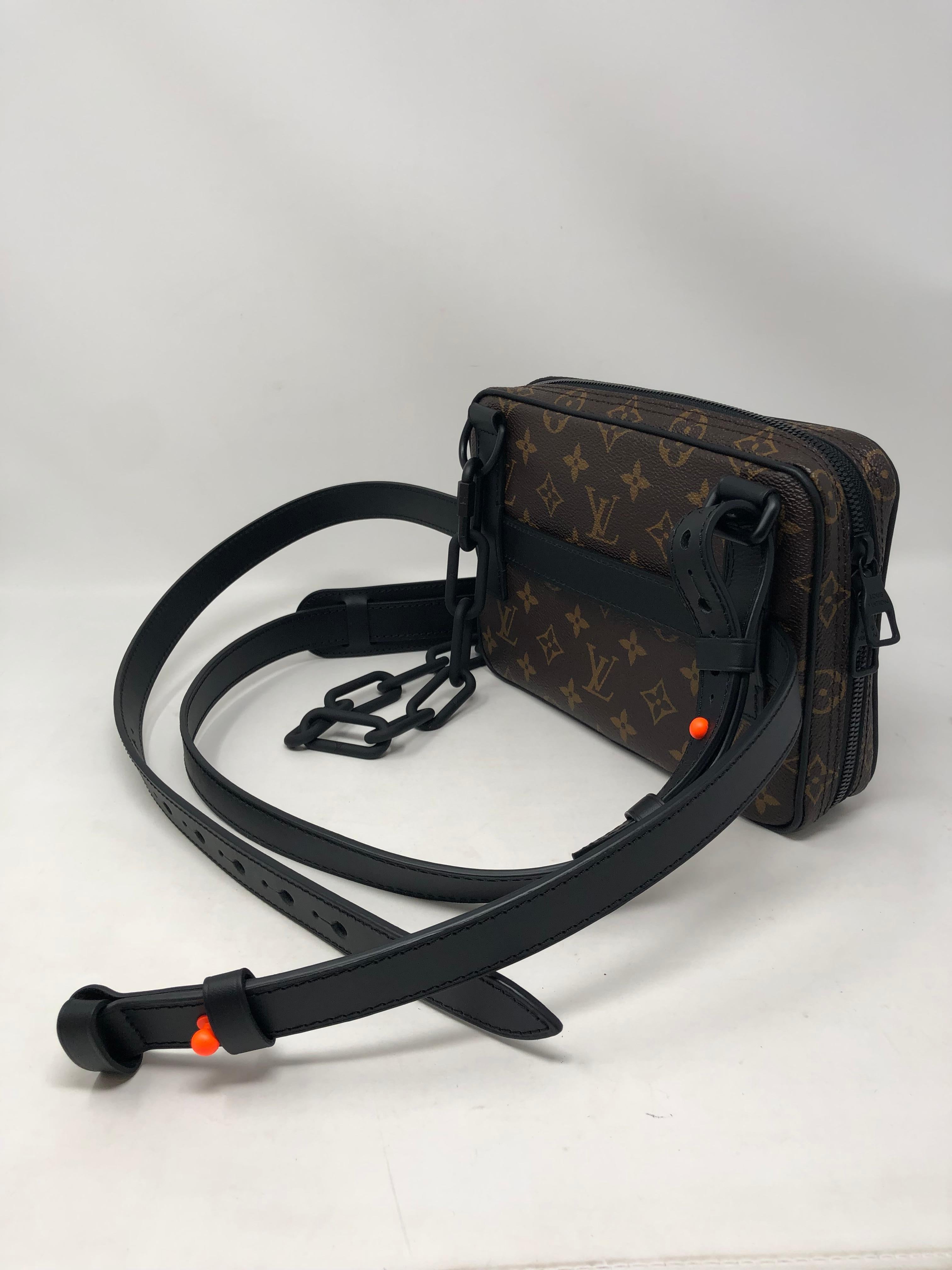 utility front bag louis vuitton