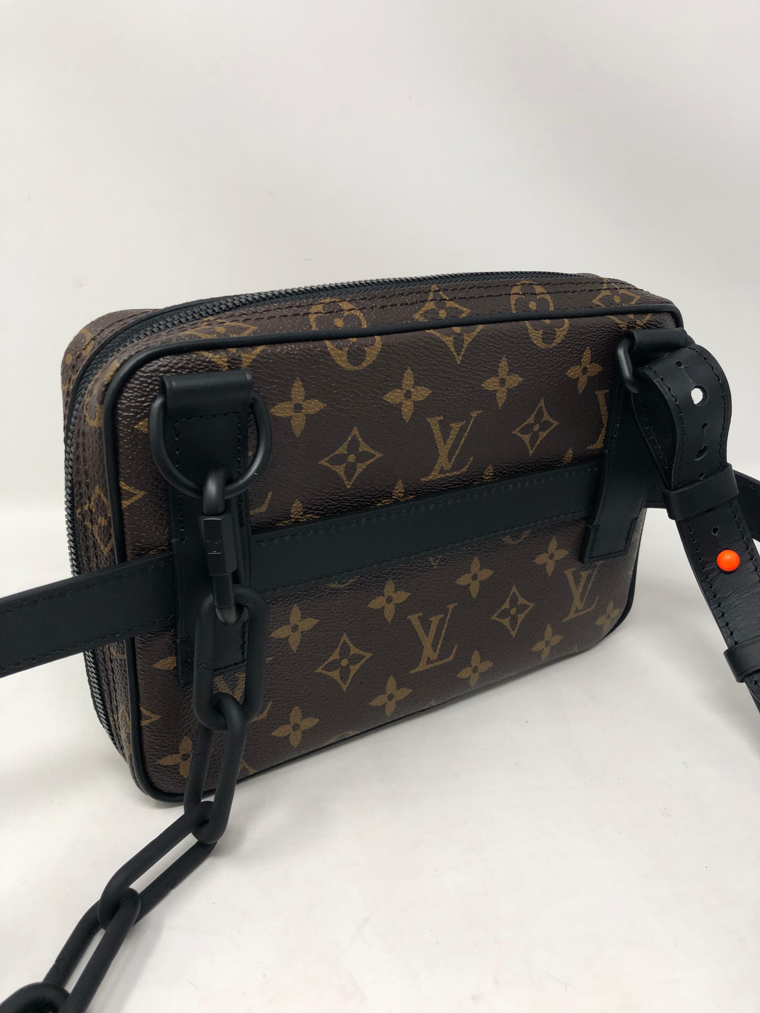 Women's or Men's Louis Vuitton Virgil Abloh Utility Front Bag 