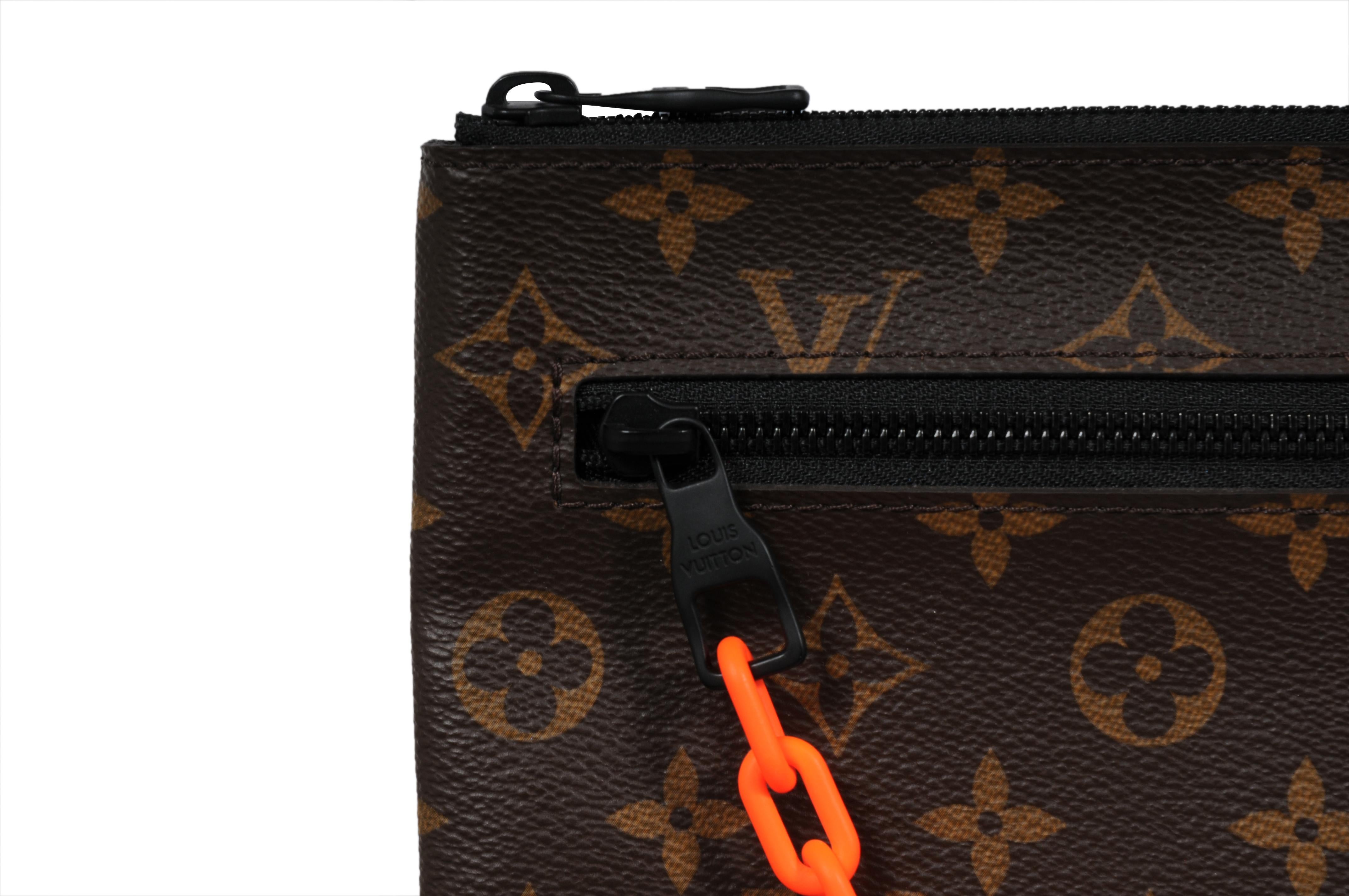 Louis Vuitton Solare Ray Pouch Arancione Marrone Tela Monogram Pochette da Viaggio In condizioni ottime in vendita a North Miami, FL