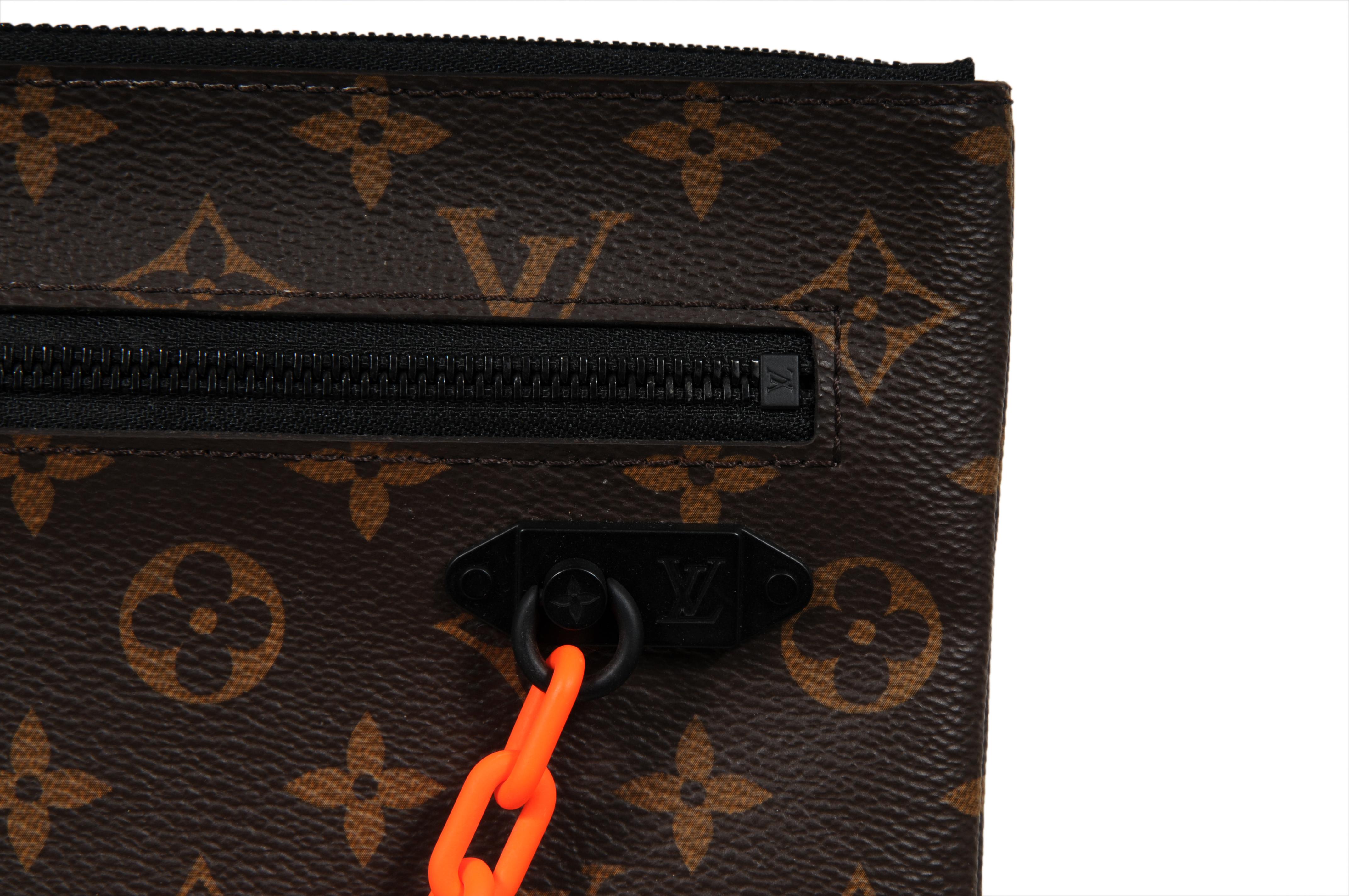da uomo o donna Louis Vuitton Solare Ray Pouch Arancione Marrone Tela Monogram Pochette da Viaggio in vendita