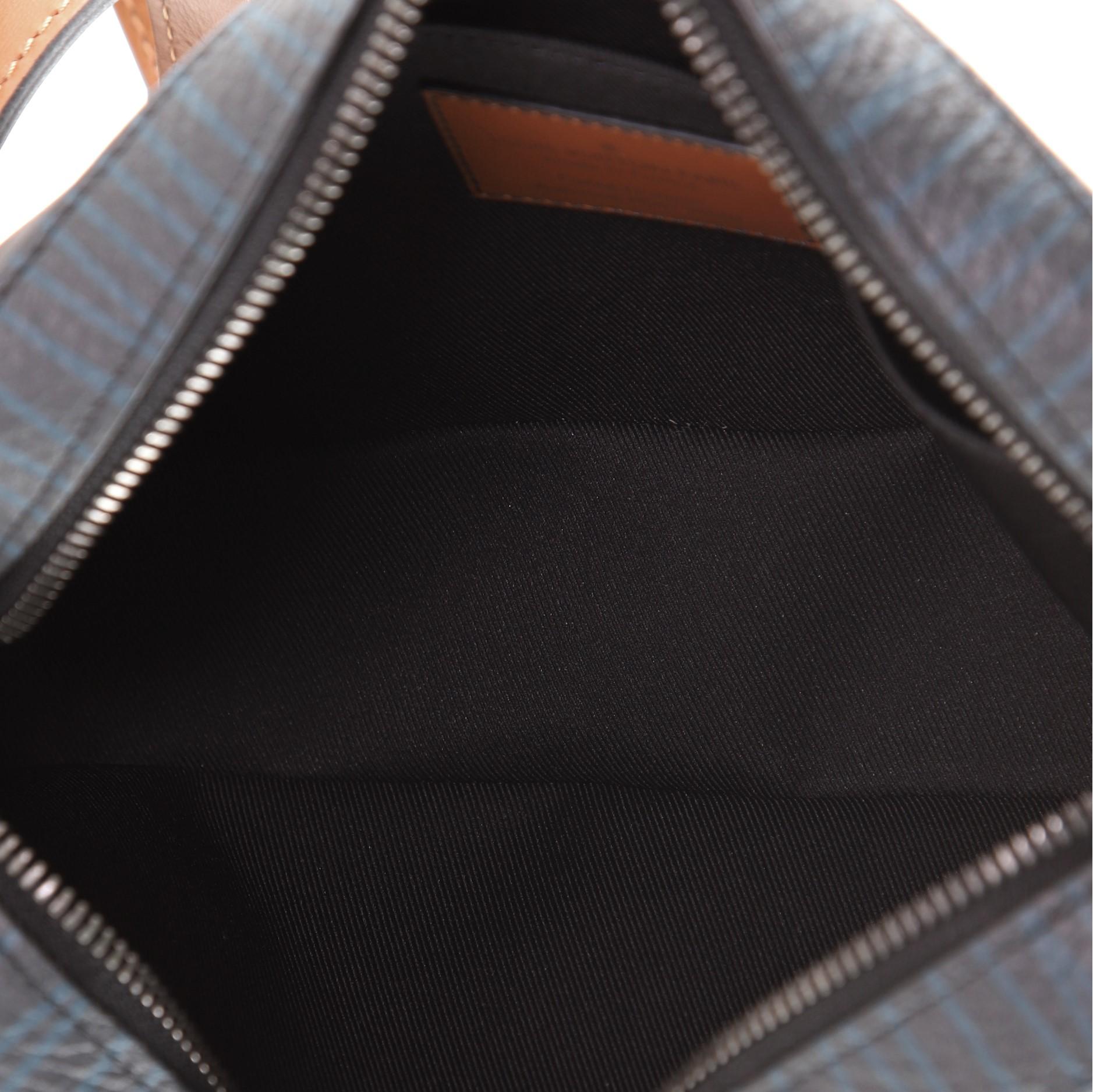 Tasche von Louis Vuitton Volga On Strap mit Monogramm Eclipse Canvas mit Monogramm Leder 1