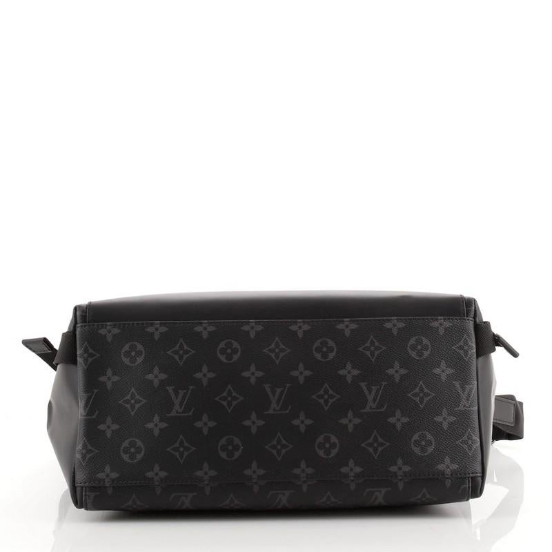 Reisetasche von Louis Vuitton Voyager mit Monogramm aus Eclipse Canvas MM im Zustand „Gut“ in NY, NY
