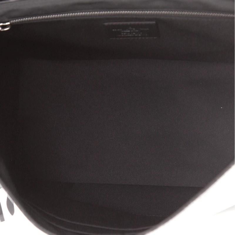 Reisetasche von Louis Vuitton Voyager mit Monogramm aus Eclipse Canvas MM für Damen oder Herren