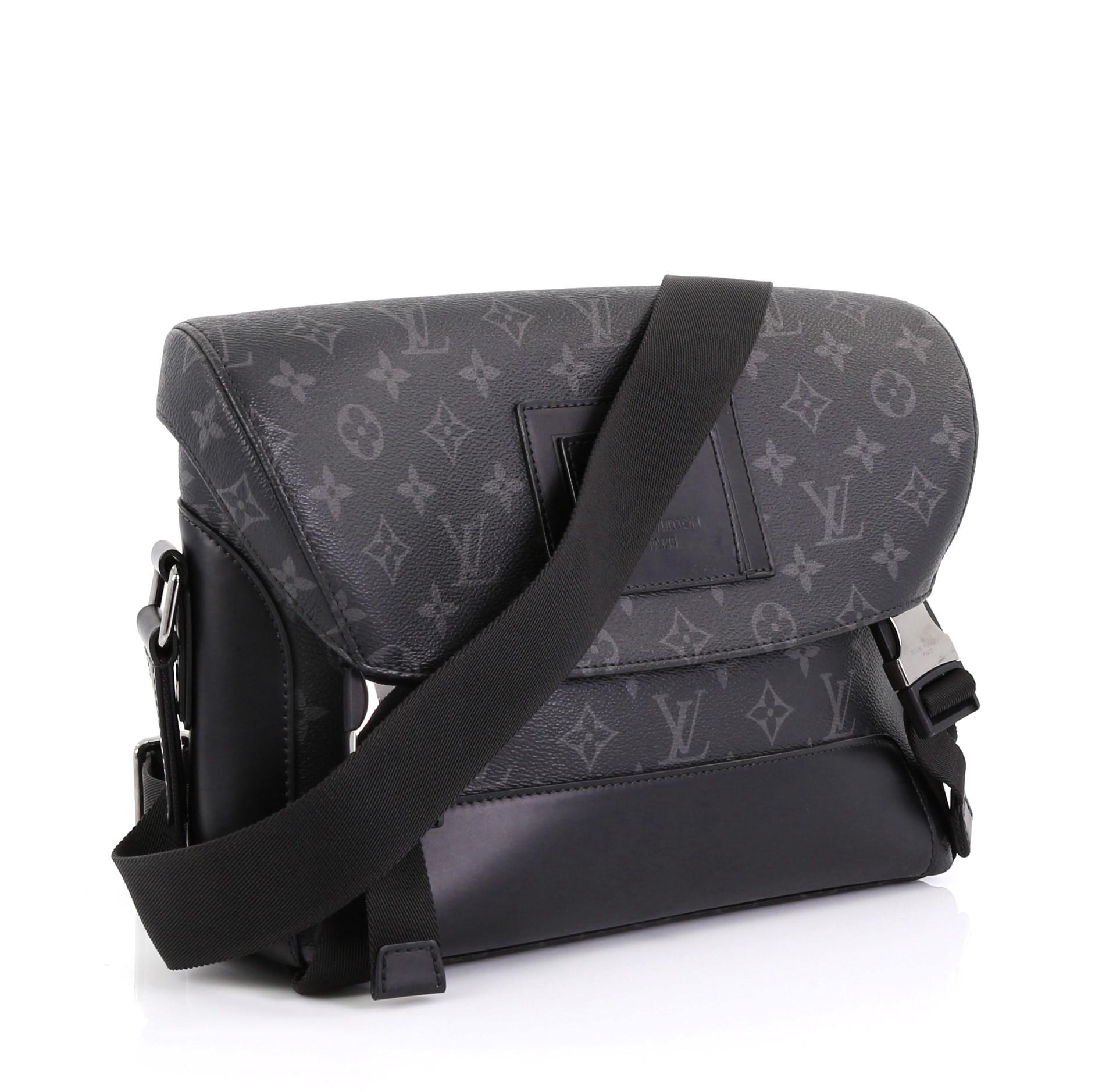 Messenger PM Voyager Monogram Eclipse - Bags