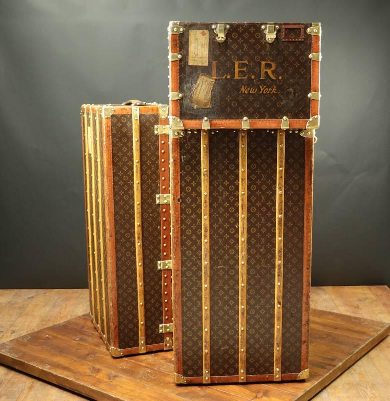Louis Vuitton Wardrobe Monogram Trunk Complete, 1930s In Excellent Condition In Haguenau, FR