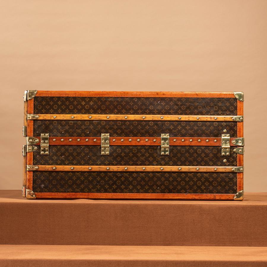 Louis Vuitton Wardrobe Trunk, Circa 1940 In Good Condition In London, GB