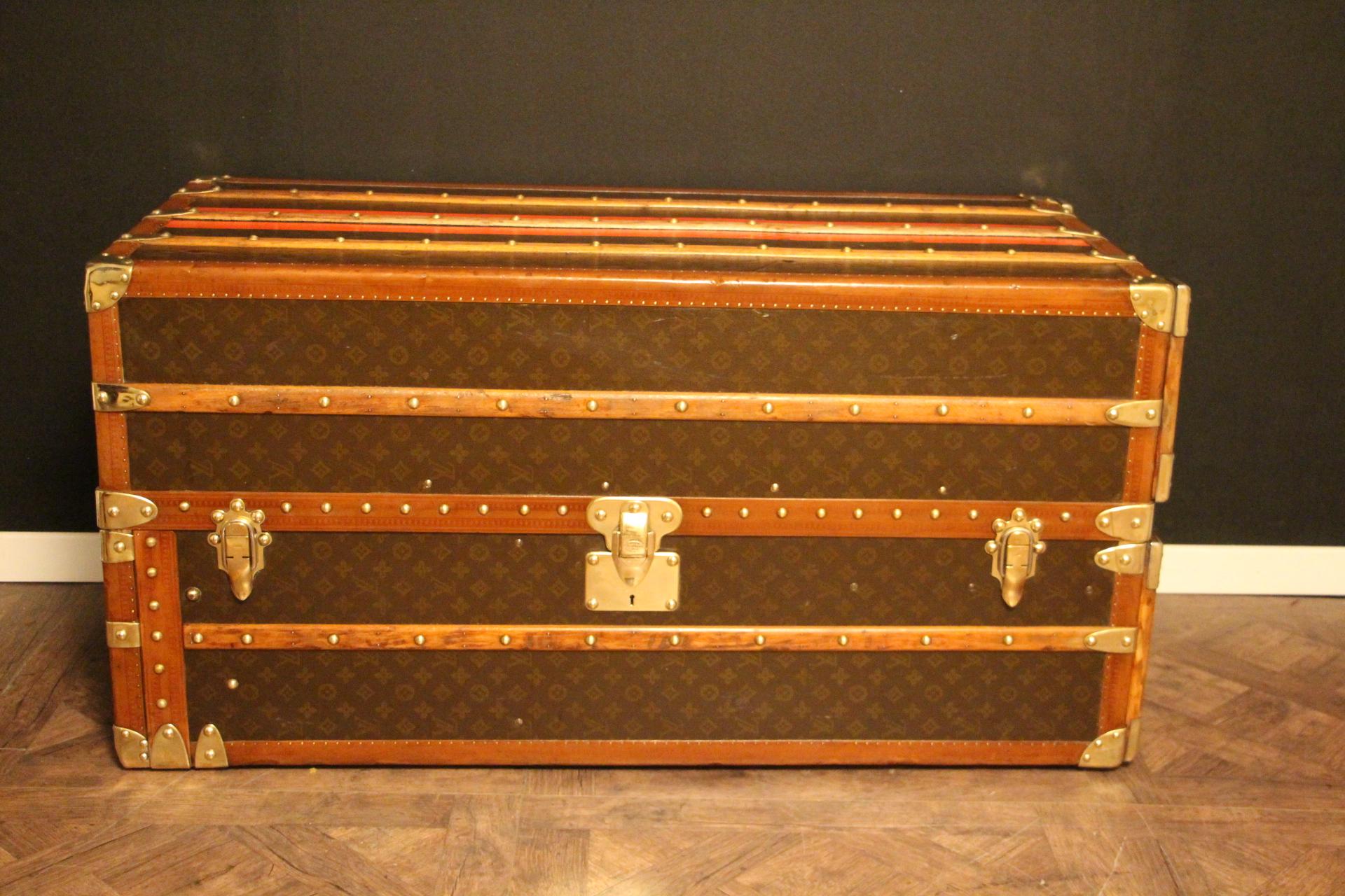 Louis Vuitton Wardrobe Trunk, Louis Vuitton Steamer Trunk, John Moffat Vuitton In Good Condition In Saint-Ouen, FR