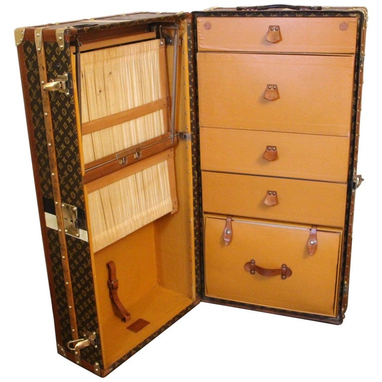 Shoe Steamer Trunk from Louis Vuitton Trunk, 1920s for sale at Pamono