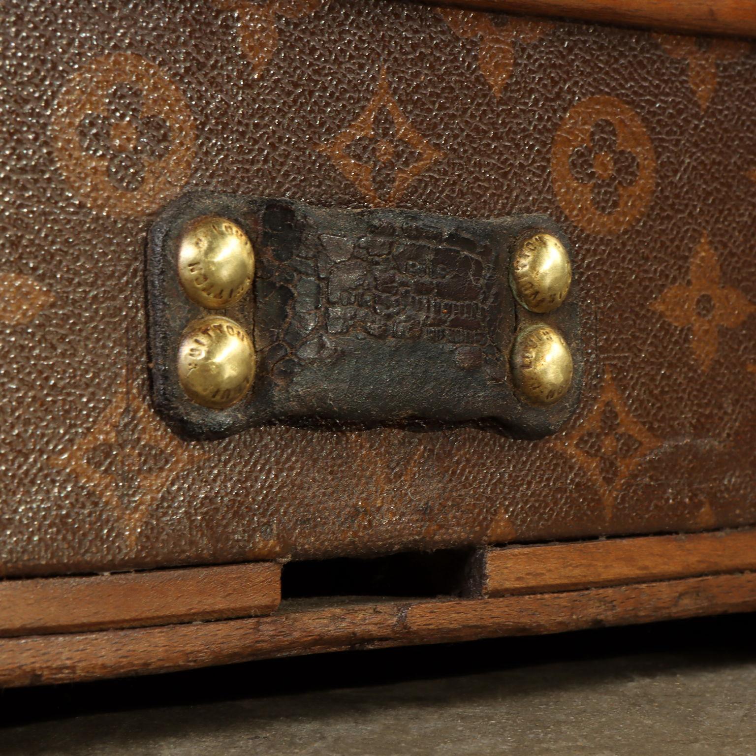 Louis Vuitton Wardrobe Trunk. Paris, c. 1910 For Sale 3