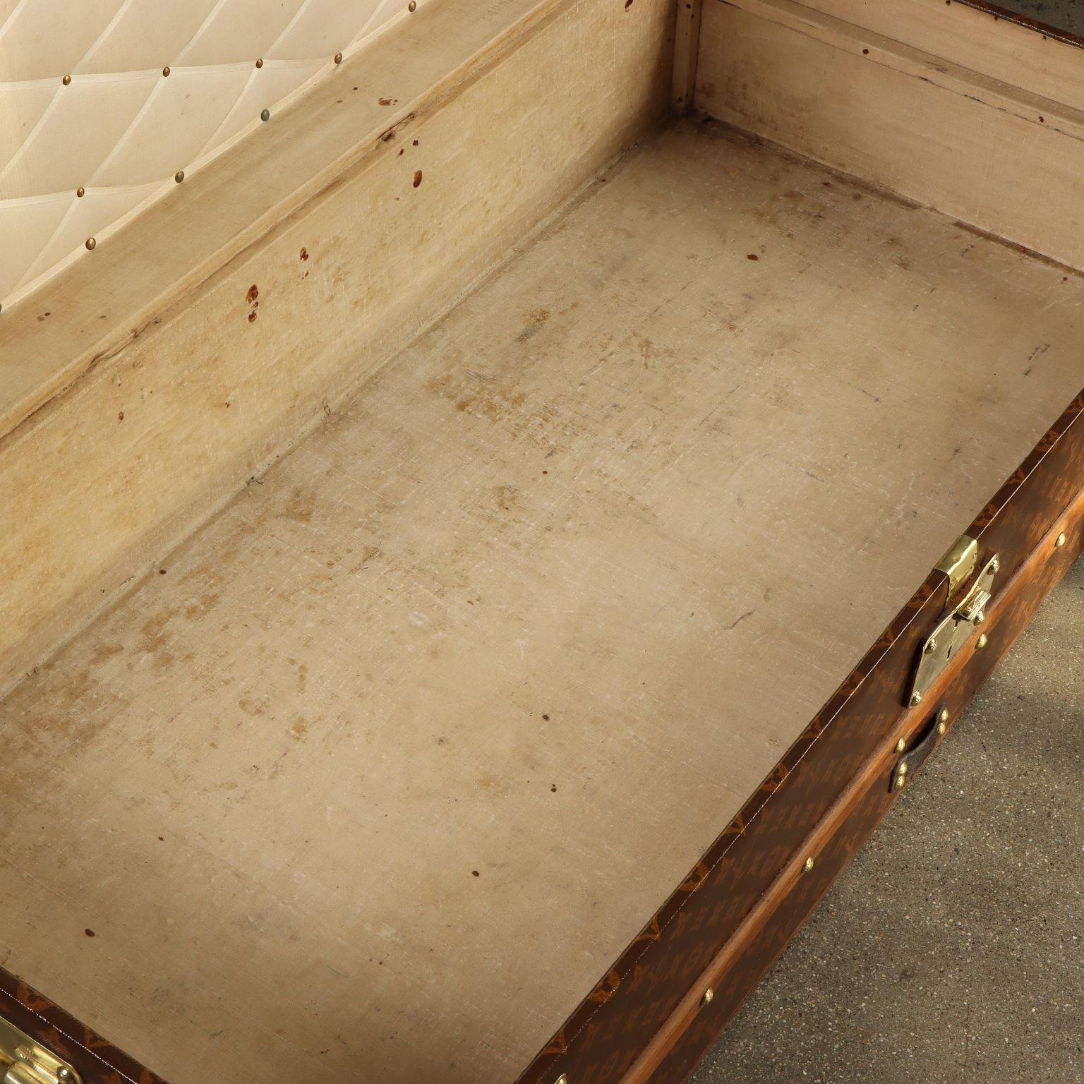 Louis Vuitton Wardrobe Trunk. Paris, c. 1910 For Sale 5