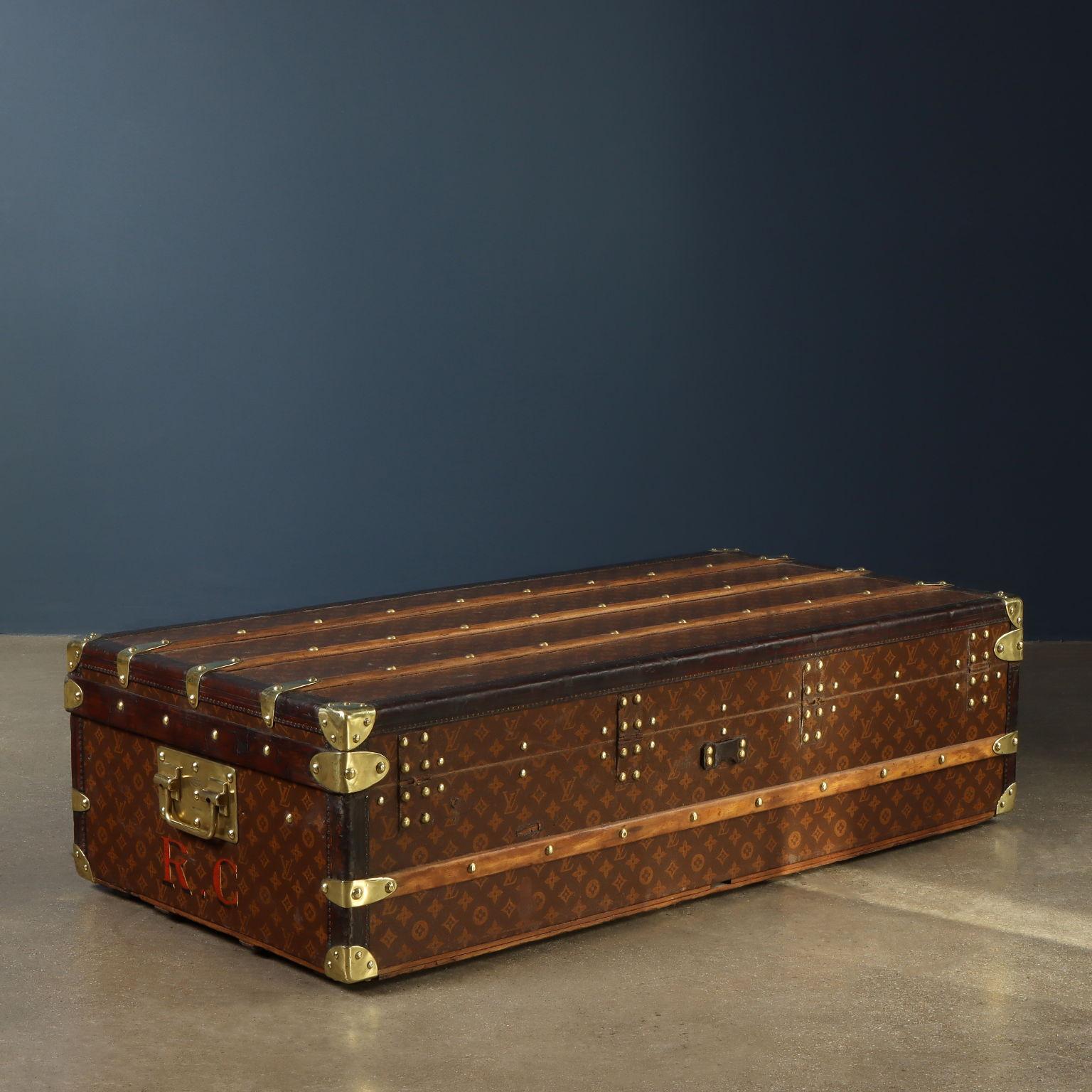 Louis Vuitton Wardrobe Trunk. Paris, c. 1910 For Sale 1