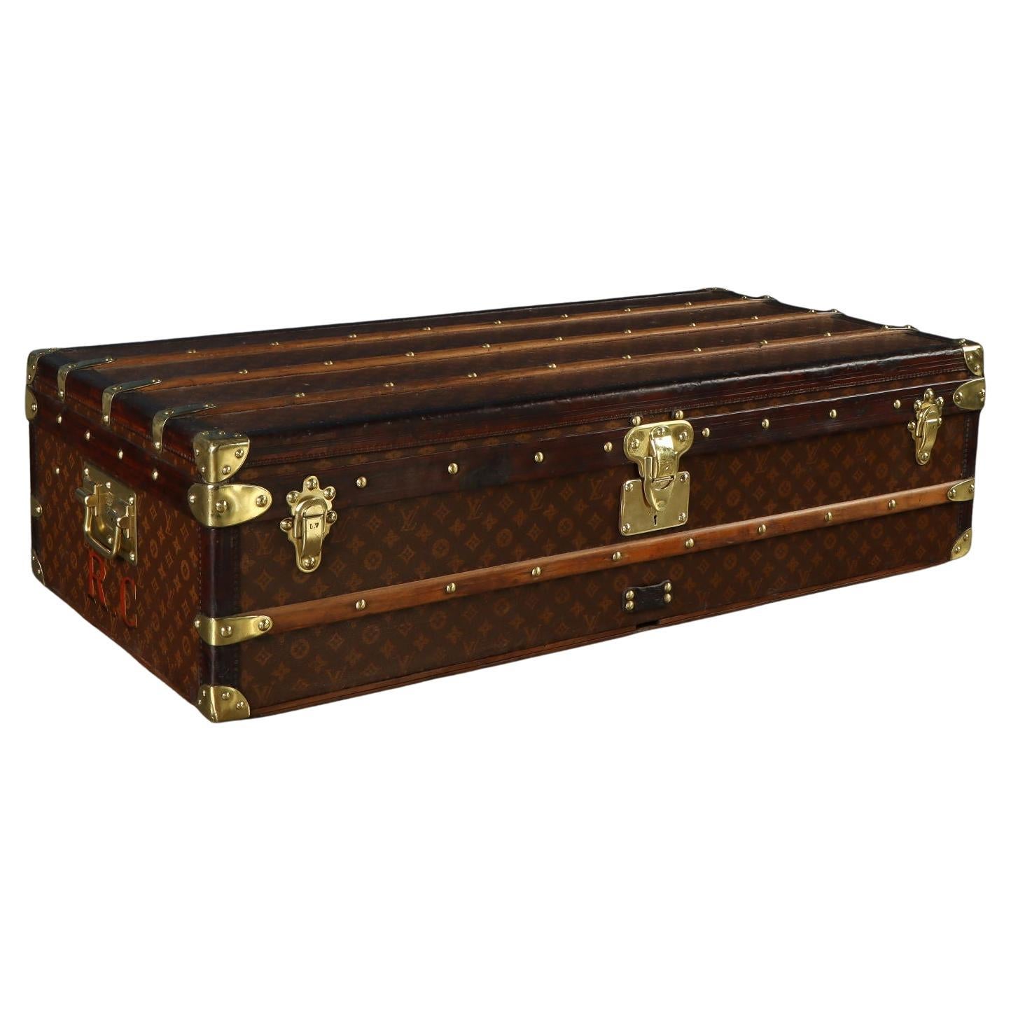 Louis Vuitton Wardrobe Trunk. Paris, c. 1910 For Sale
