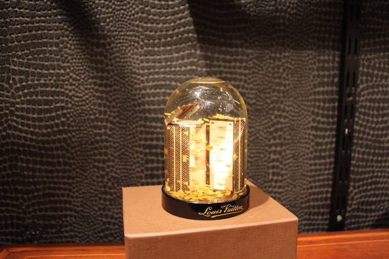 louis vuitton wardrobe trunk snow globe quantity