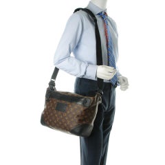 Louis Vuitton Waterproof Voyage Messenger Monogram Macassar 860410