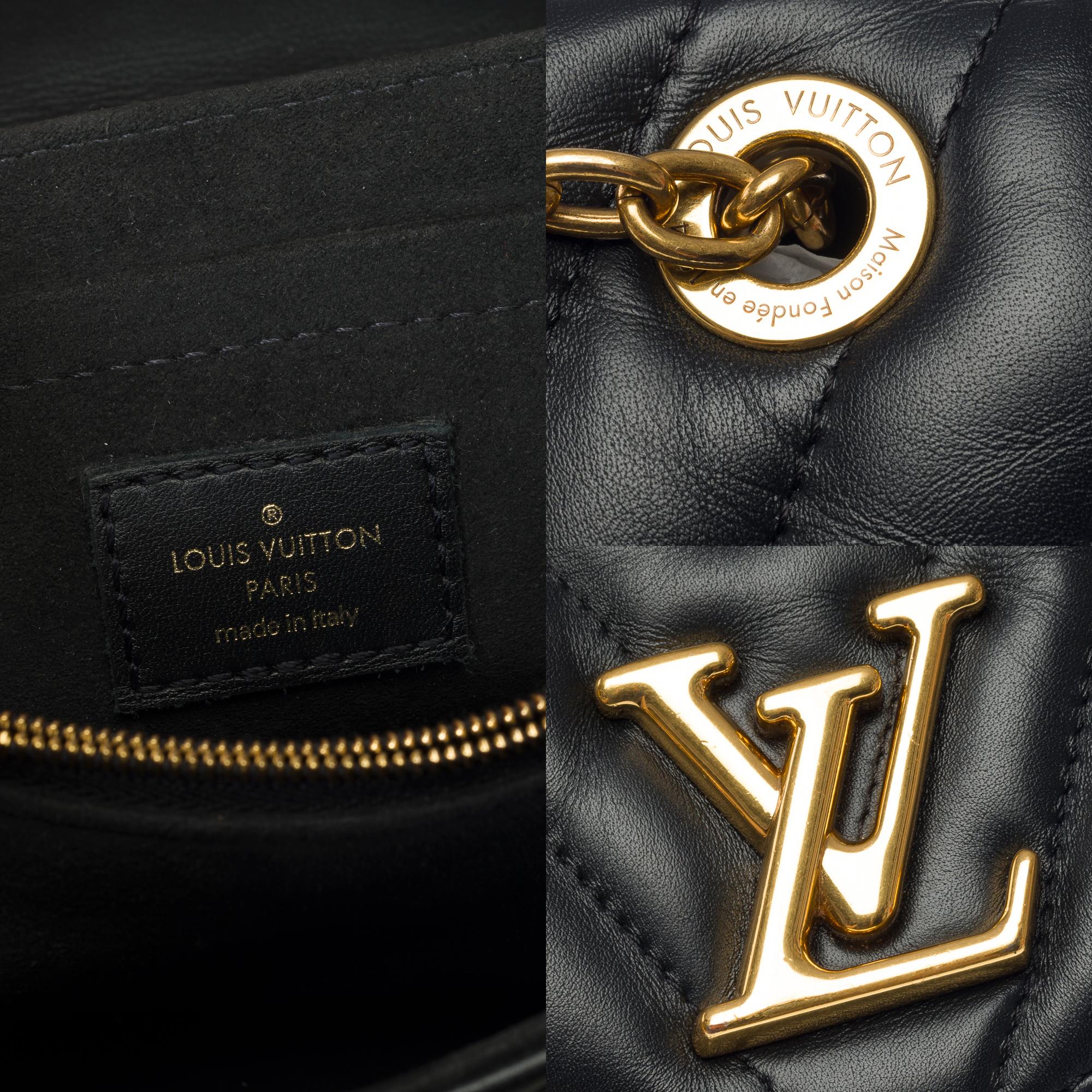 Louis Vuitton Wave shoulder bag in Black quilted calf leather, GHW 2