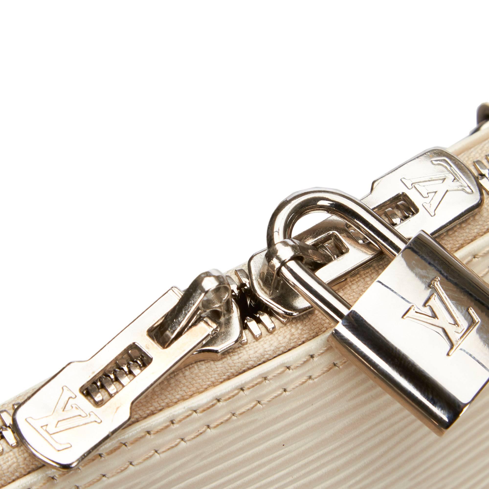 Louis Vuitton White and Ivory Epi Leather Alma Pm Handbag In Excellent Condition In Sheung Wan, HK