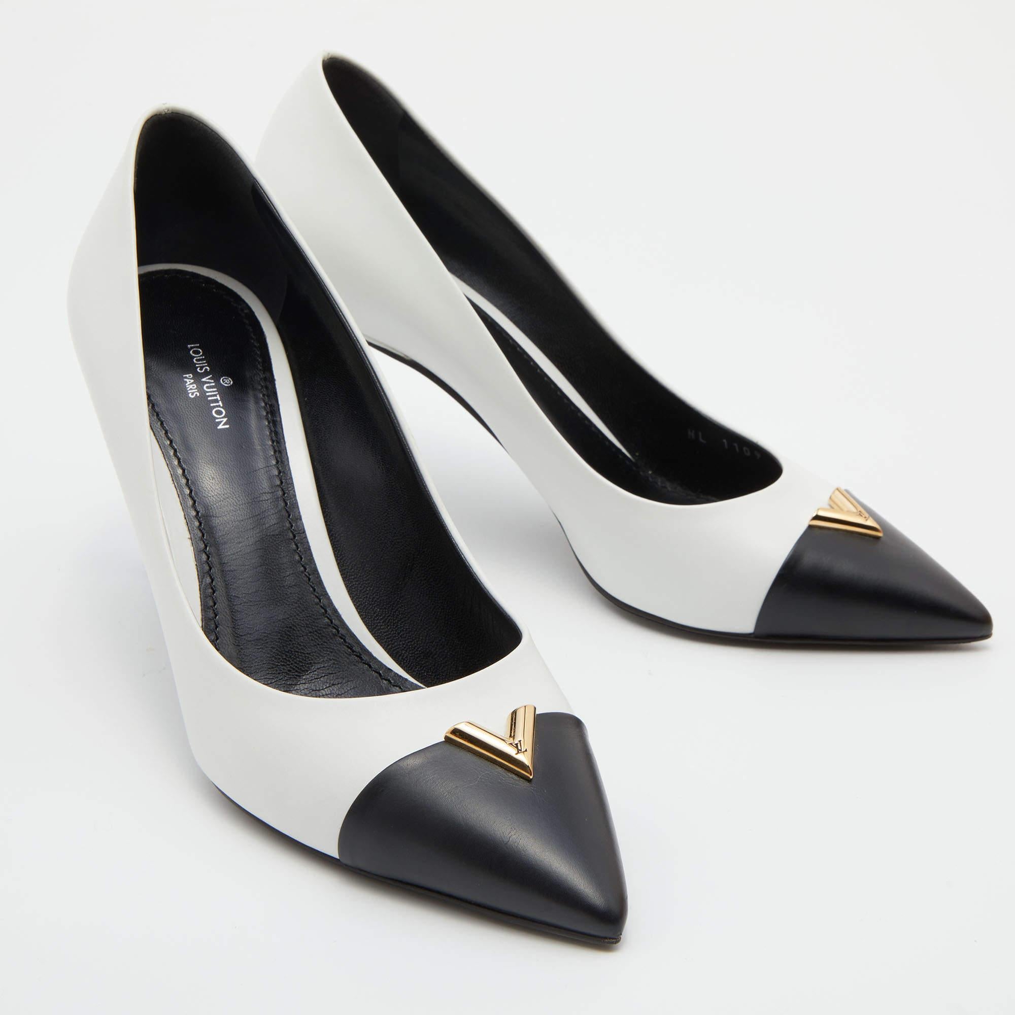 Louis Vuitton White/Black Leather Heartbreaker Pumps Size 39 For Sale