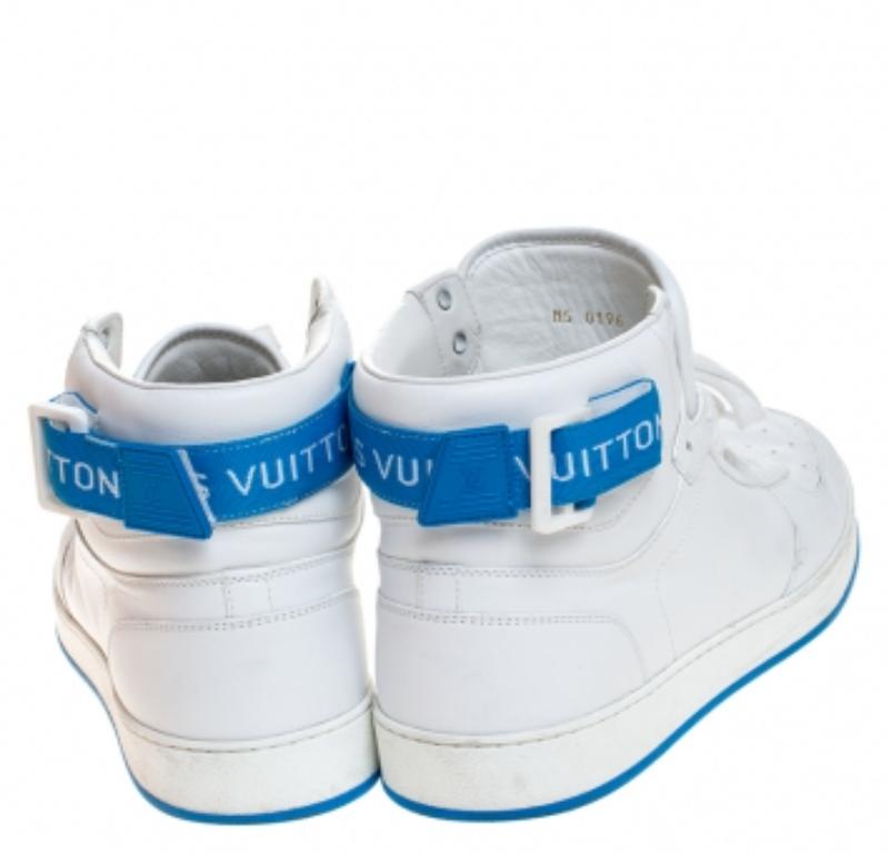 Louis Vuitton White/Blue Leather Rivoli High Top Sneakers Size 42 (Grau) im Angebot