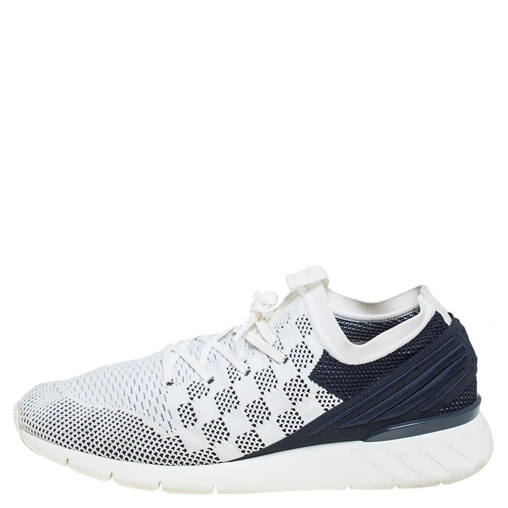A perfect sporty and chic piece from Louis Vuitton, these Fastlane sneakers are comfortable as they are stylish. Constructed in mesh fabric, they are adorned with the iconic Damier pattern on the exterior. The Fastlane kicks are finished off with