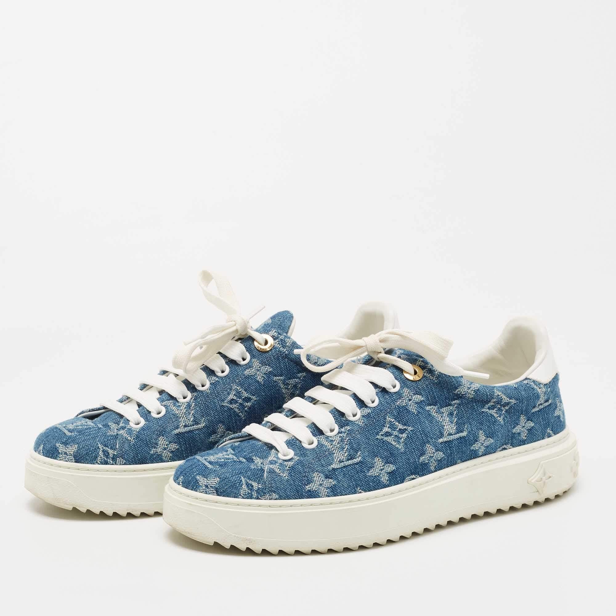 Louis Vuitton White/Blue Monogram Denim and Leather Time Out Low Top Sneakers Si In Good Condition In Dubai, Al Qouz 2