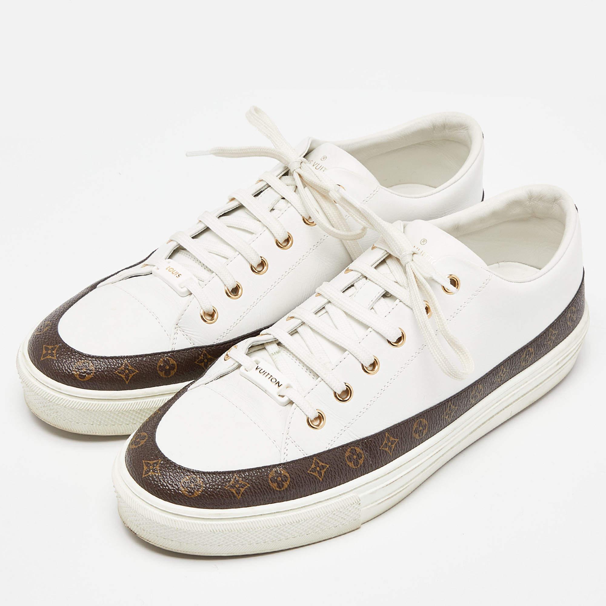 Louis Vuitton White/Brown Leather and Monogram Canvas Stellar Low Top Sneakers S. en vente 2