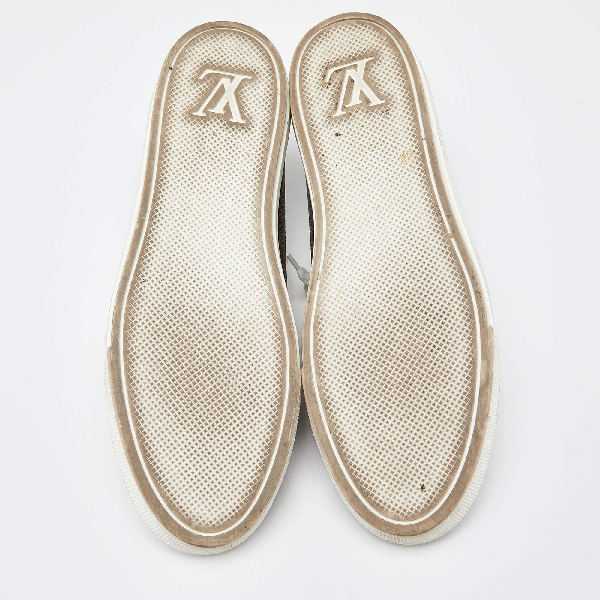 Louis Vuitton White/Brown Leather and Monogram Canvas Stellar Low Top Sneakers S. en vente 4