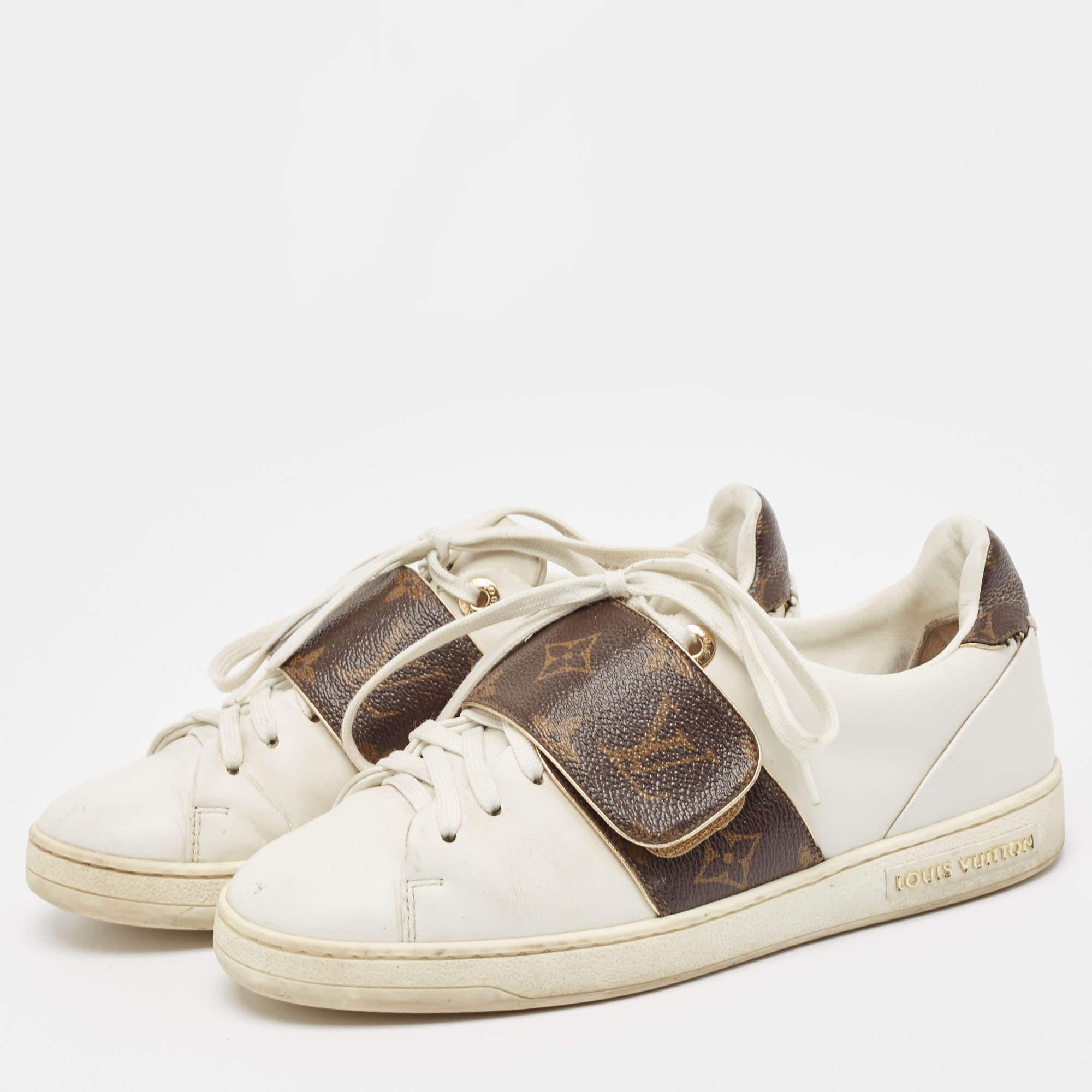 Give your outfit a chic update with this pair of designer sneakers. The creation is sewn perfectly to help you make a statement in them for a long time.