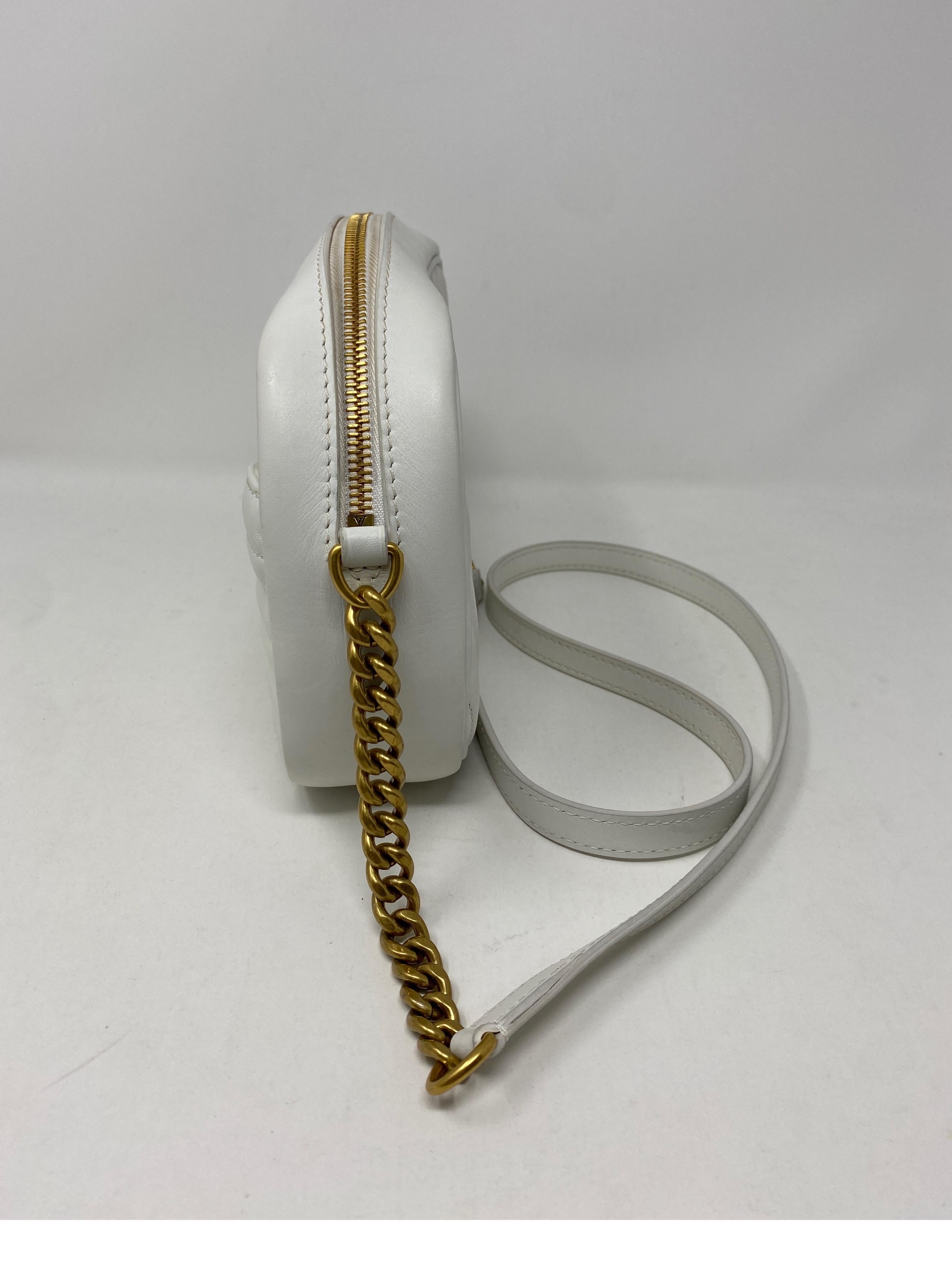 Louis Vuitton New Wave Kameratasche aus weißem Kalbsleder 6