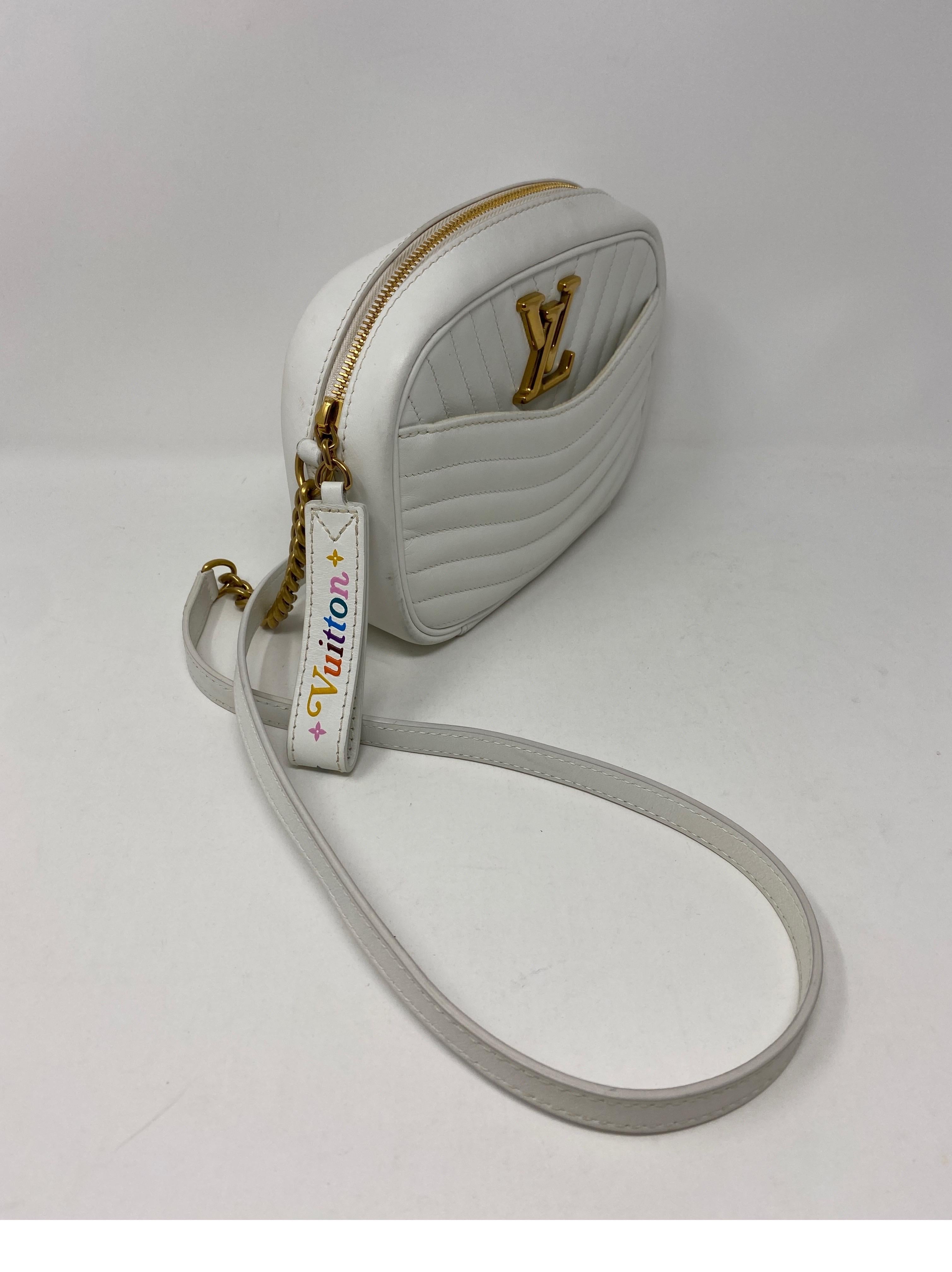 Louis Vuitton New Wave Kameratasche aus weißem Kalbsleder für Damen oder Herren