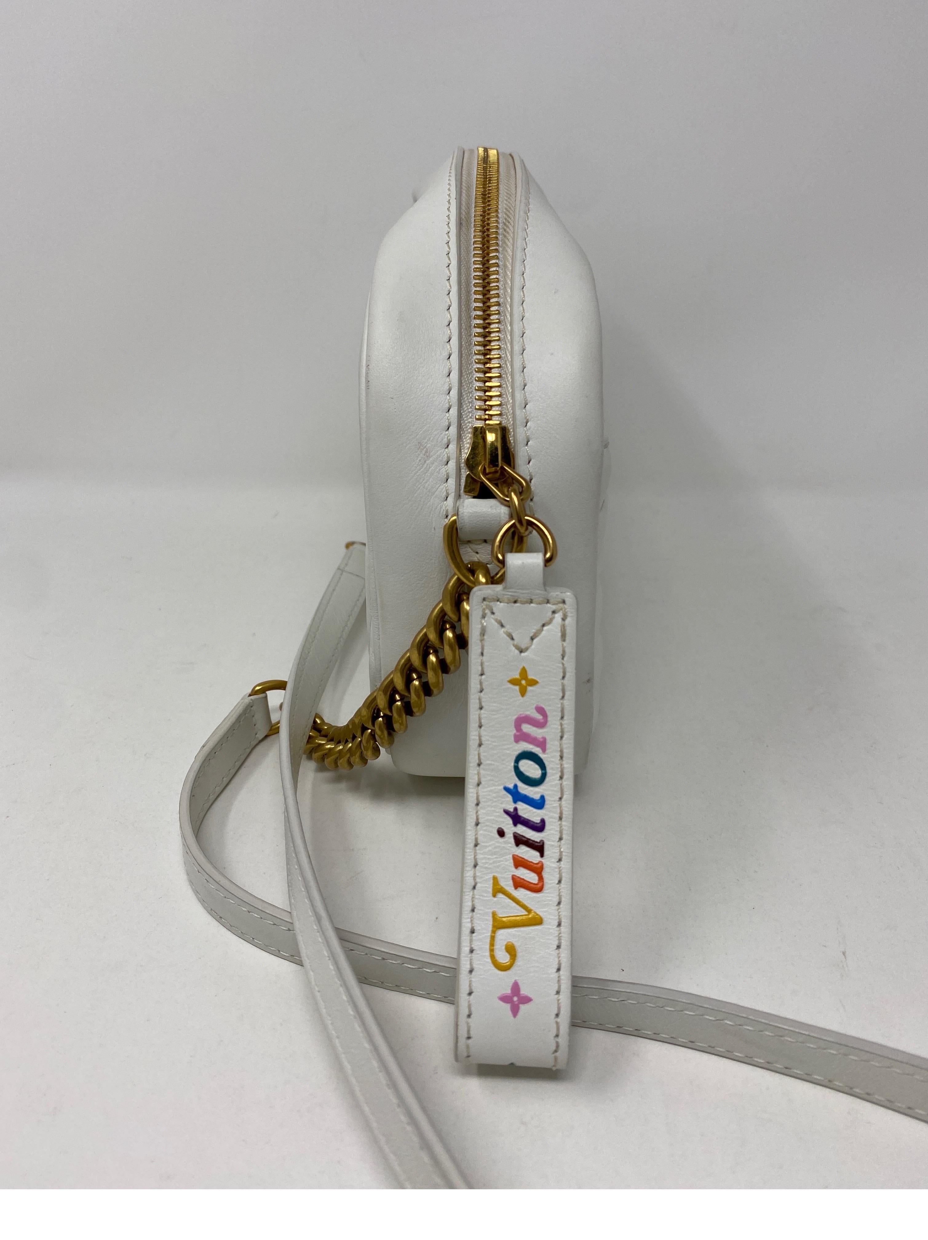 Louis Vuitton New Wave Kameratasche aus weißem Kalbsleder 2