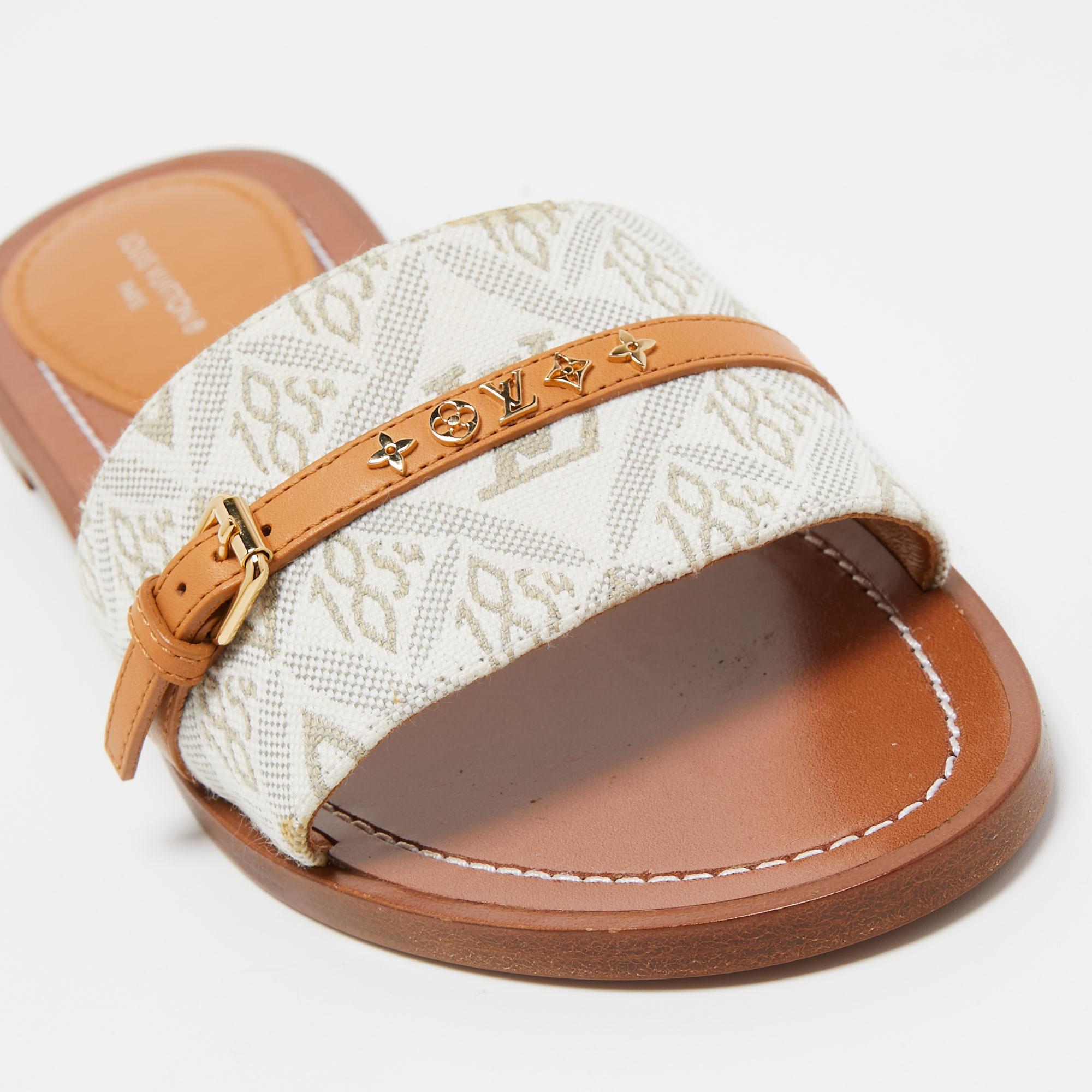 Louis Vuitton White Canvas And Leather Lock It Flat Slides Size 37.5 3