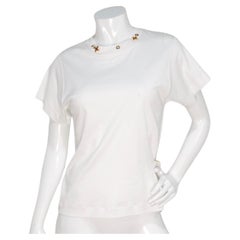 Louis Vuitton - T-shirt en coton blanc avec breloques et lanière monogrammes de couleur or