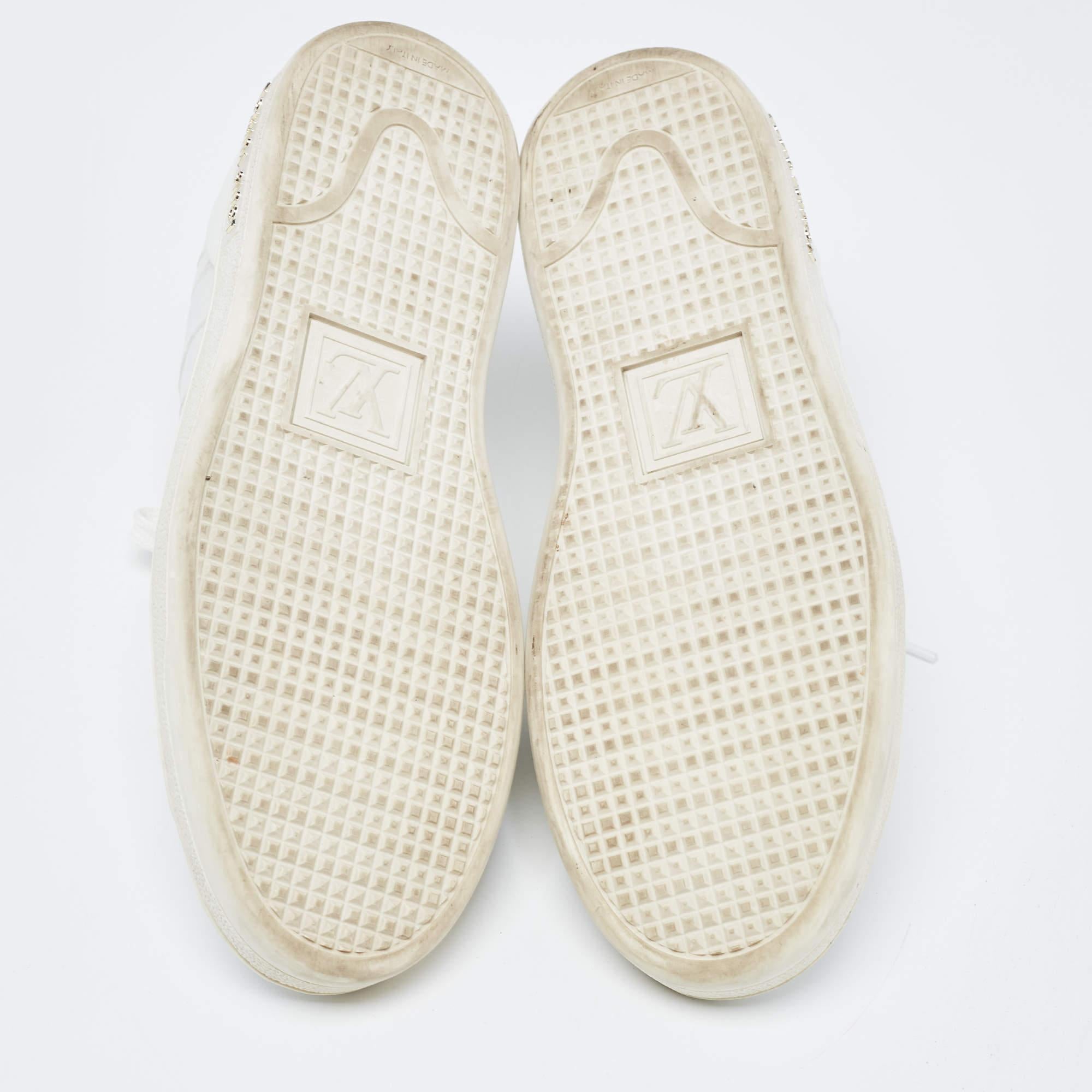 Louis Vuitton White Croc Embossed Leather Frontrow Sneakers Size 36.5 For Sale 3