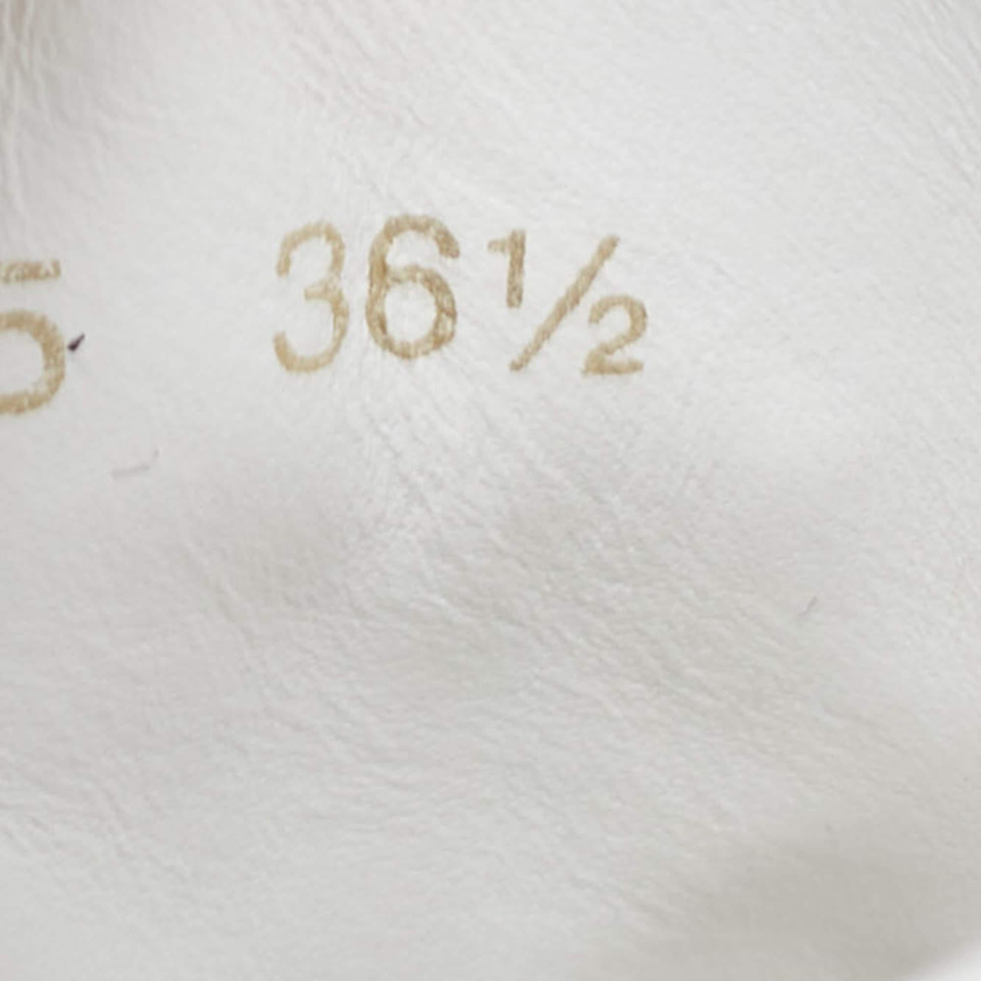 Louis Vuitton - Baskets à lanières en cuir embossé croco blanc, taille 36.5 en vente 4