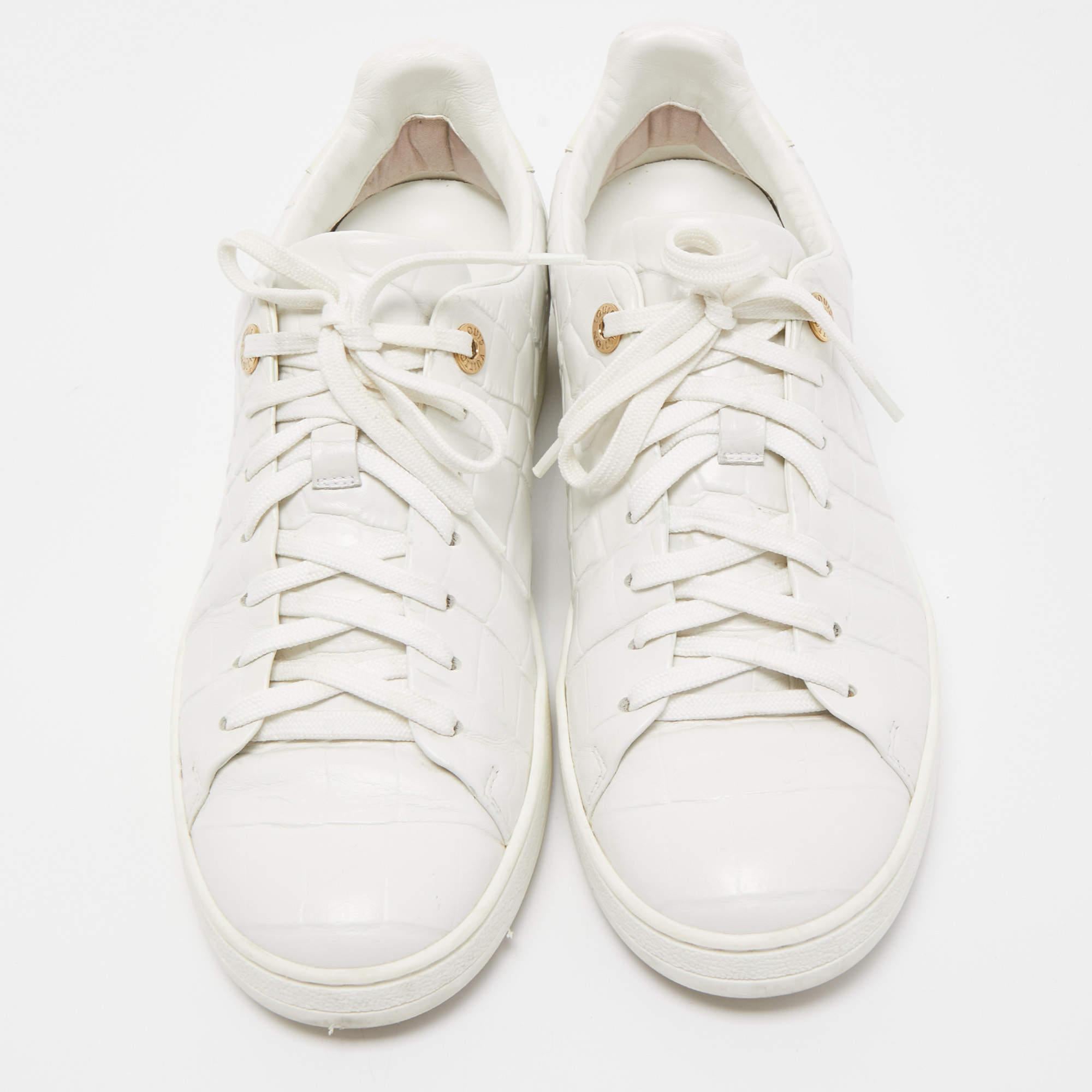 Give your outfit a luxe update with this pair of designer sneakers. The creation is sewn perfectly to help you make a statement in them for a long time.

Includes: Extra Lace
