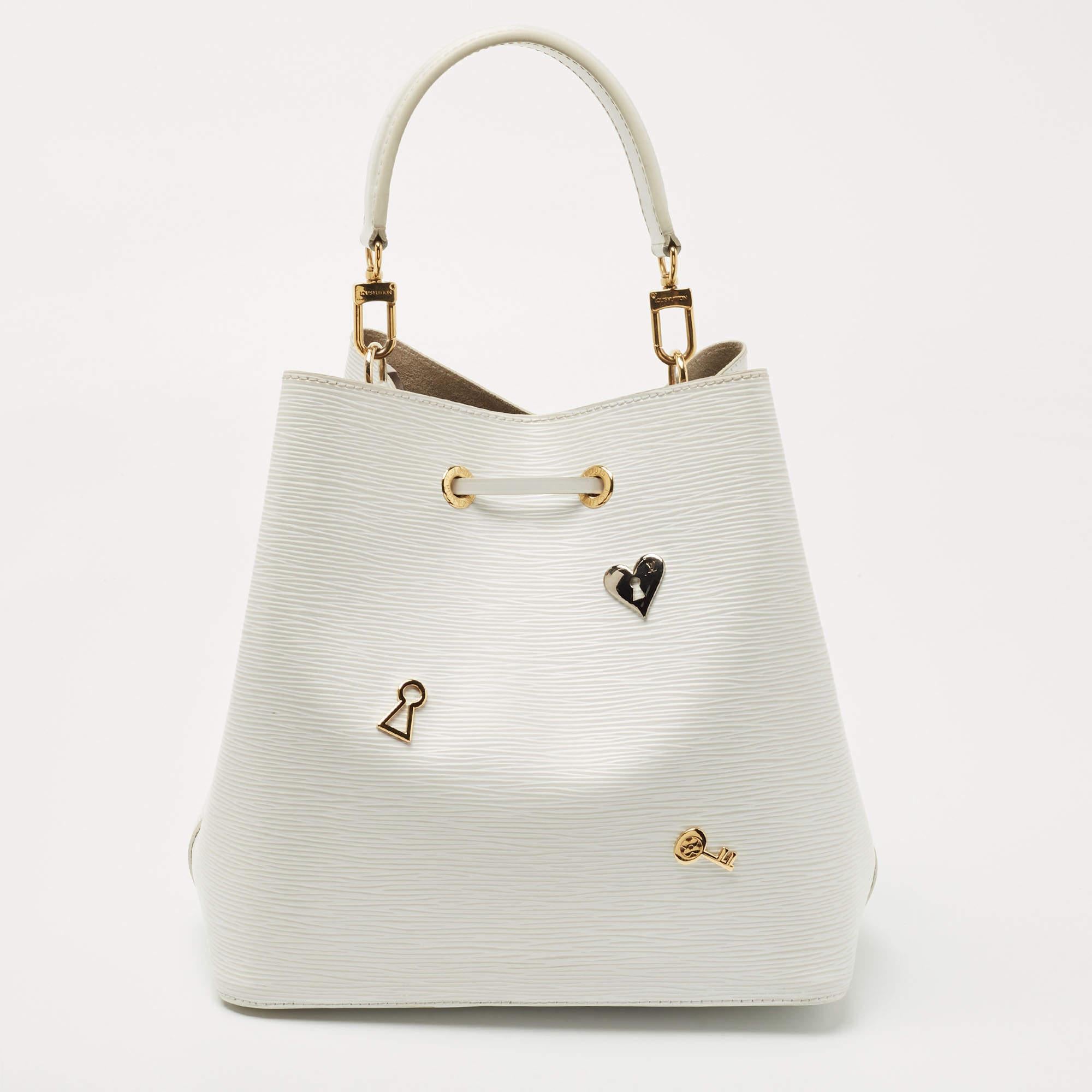 Handbags are more than just instruments to carry one's essentials. They tell a woman's sense of style and the better the bag, the more confidence she gets when she holds it. Louis Vuitton brings you one such creation meticulously crafted in a lovely