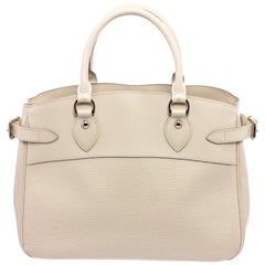 Louis Vuitton White Epi Leather Passy GM Shoulder Bag