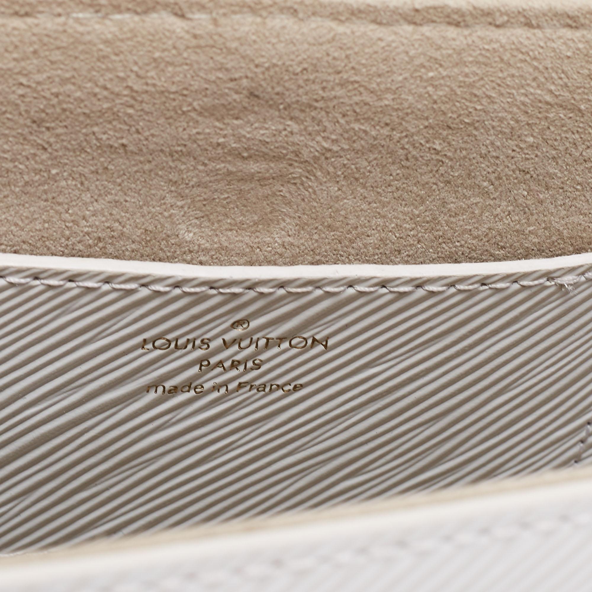 Louis Vuitton - Sac MM en cuir épi blanc avec breloques en forme de cadenas torsadé 5