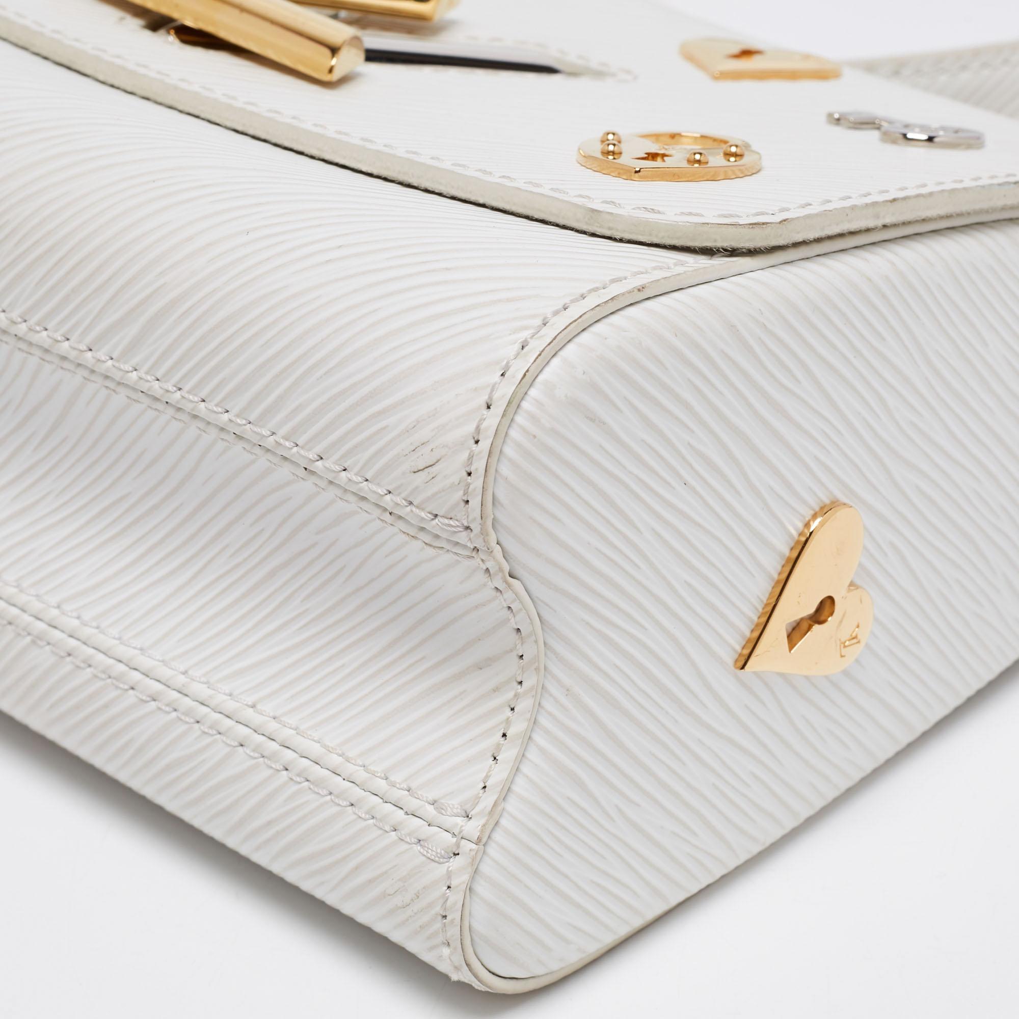 Louis Vuitton - Sac MM en cuir épi blanc avec breloques en forme de cadenas torsadé 3